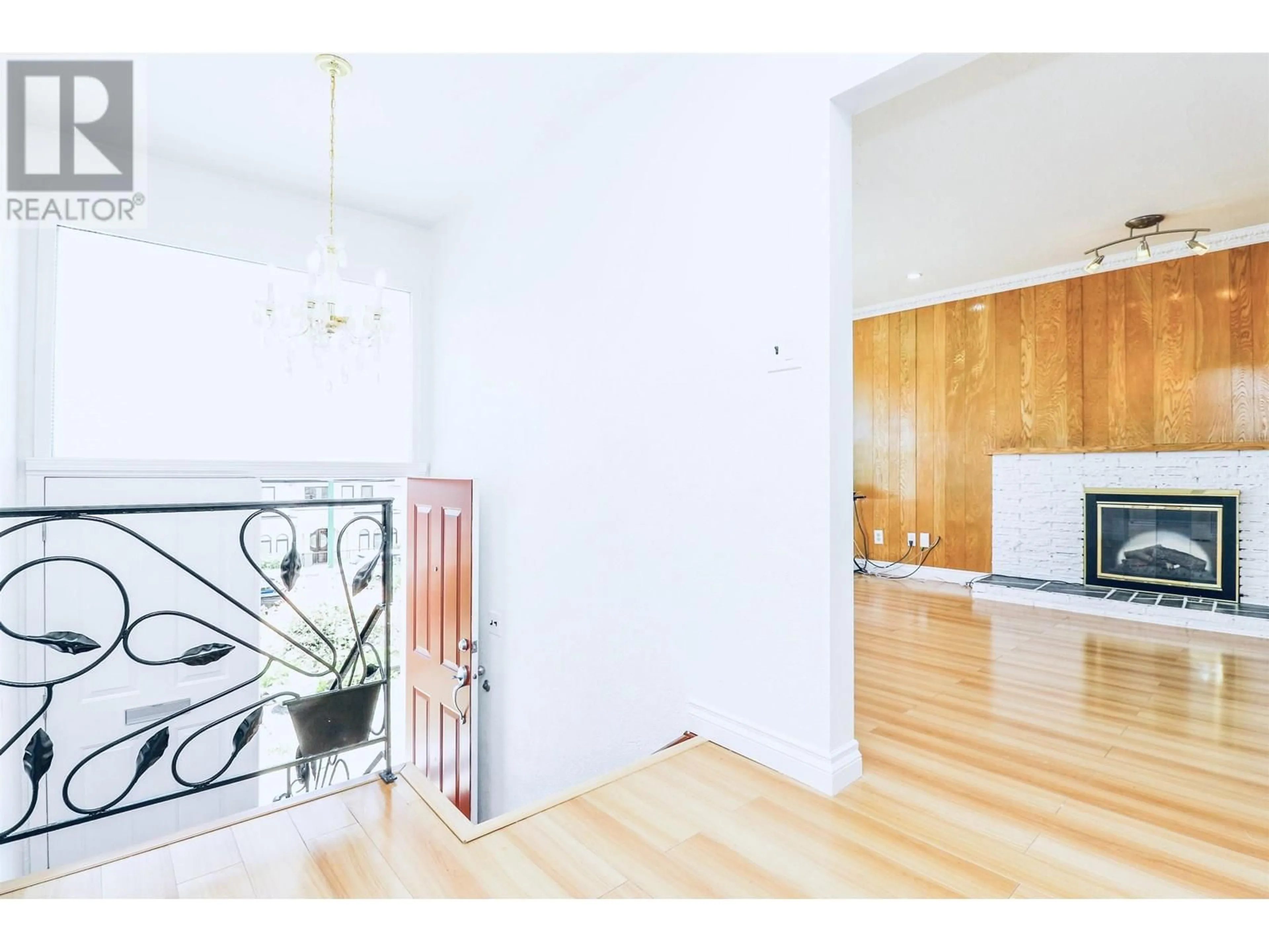 Unknown for 4459 RUMBLE STREET, Burnaby British Columbia V5J2A4