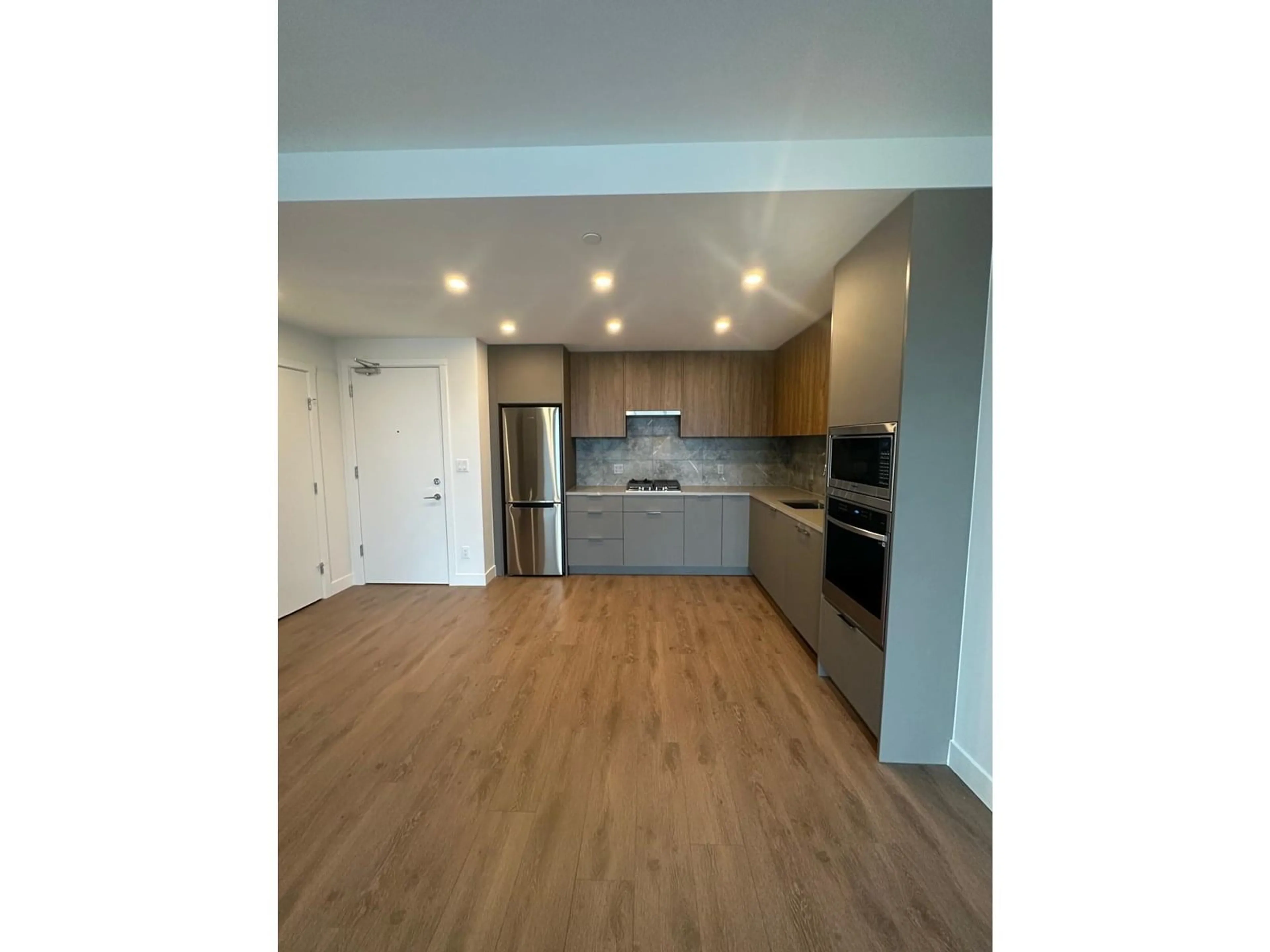 Unknown for 2401 - 13359 OLD YALE, Surrey British Columbia V3T0S4