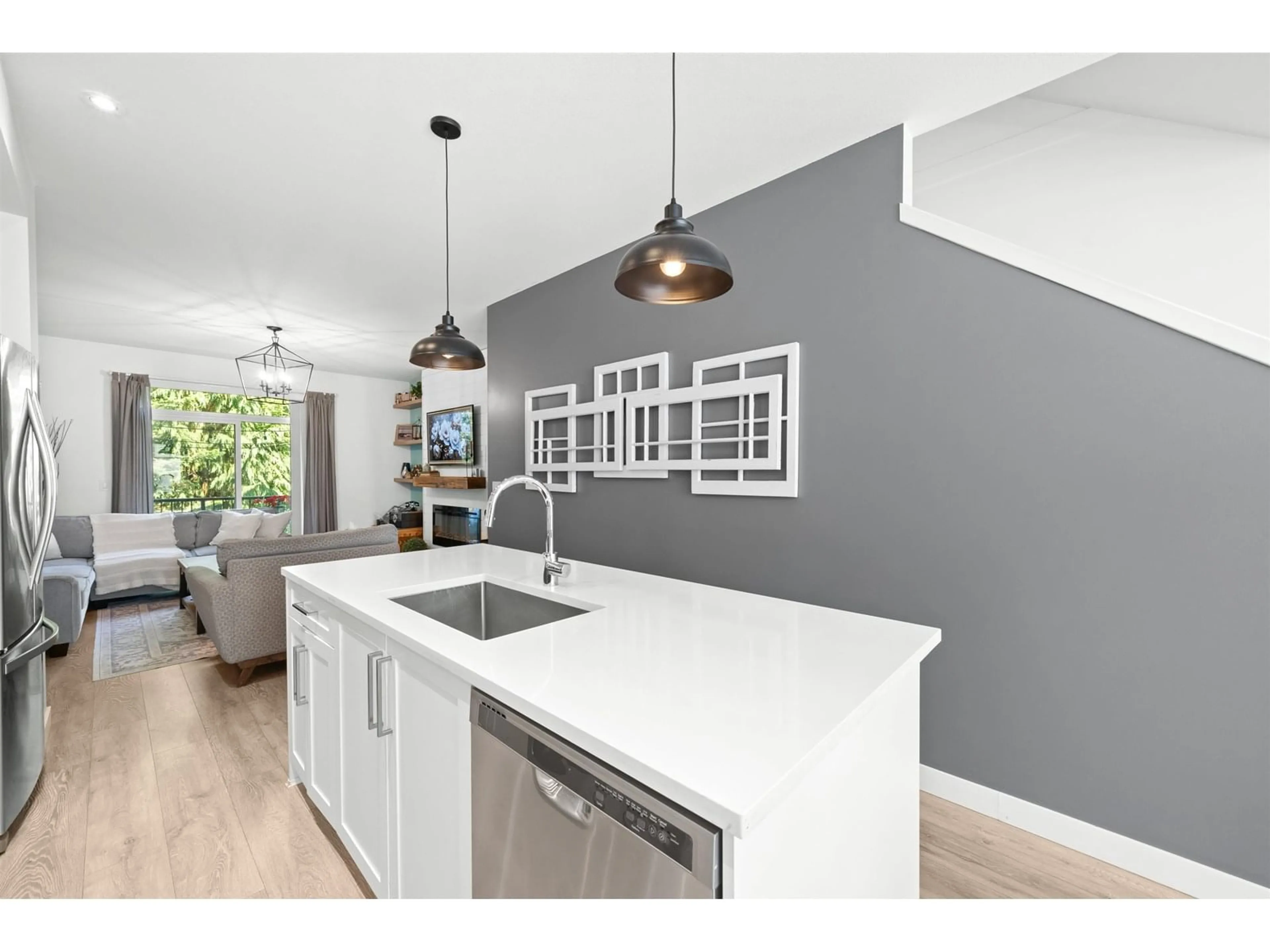 Open concept kitchen, unknown for 11 - 2550 156, Surrey British Columbia V4P1C8
