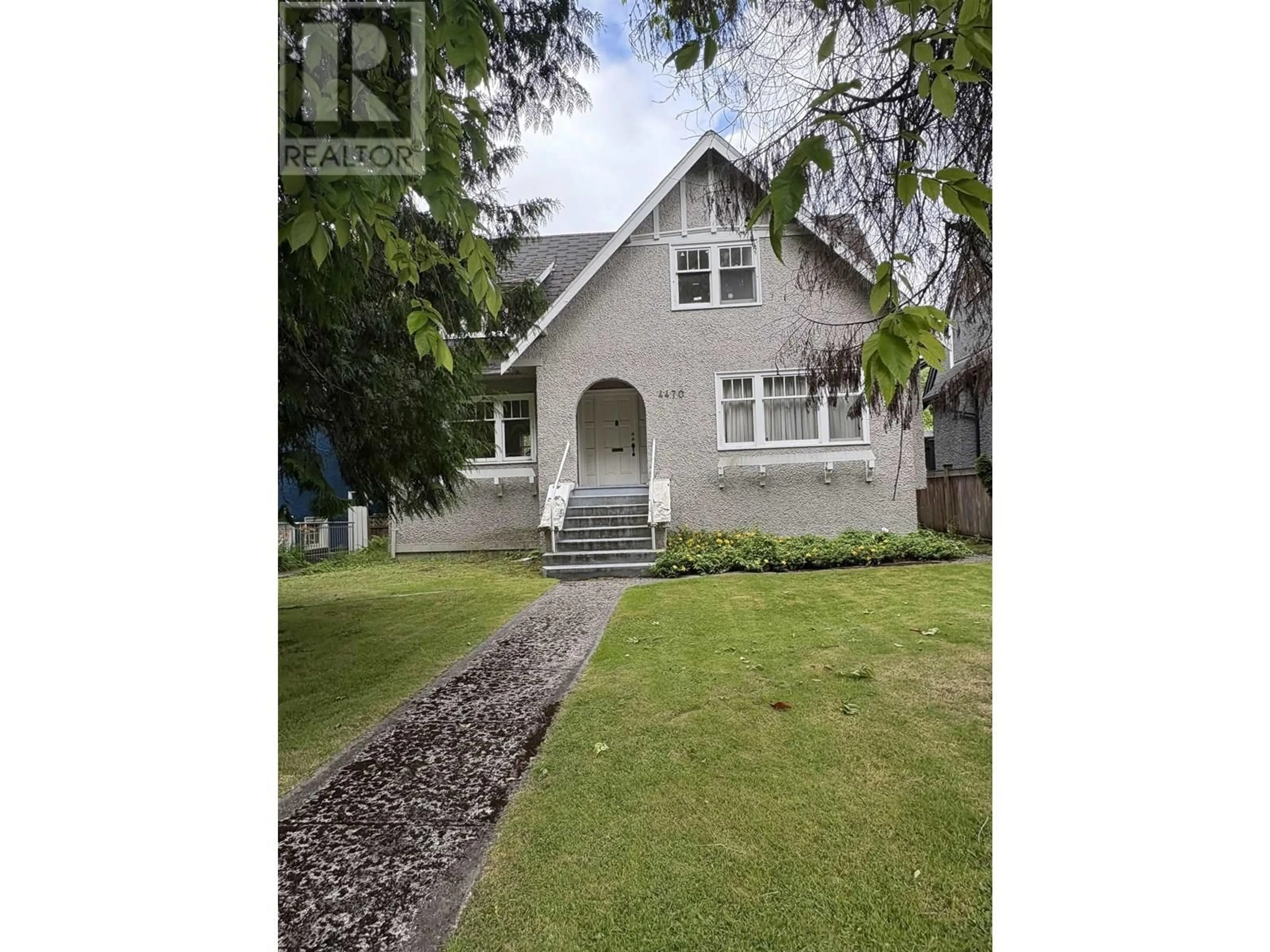 A pic from outside/outdoor area/front of a property/back of a property/a pic from drone, street for 4470 OSLER STREET, Vancouver British Columbia V6H2X9