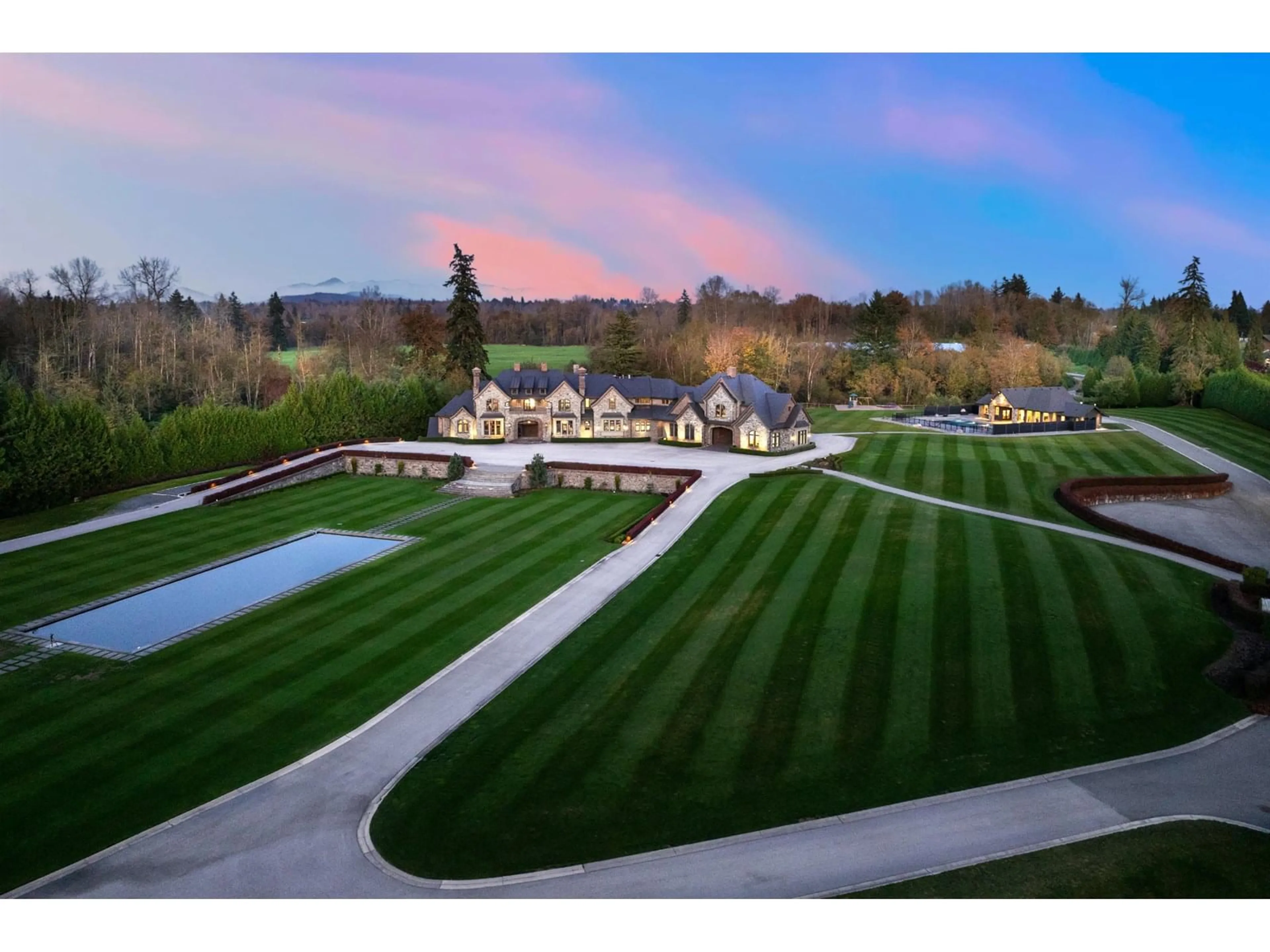 A pic from outside/outdoor area/front of a property/back of a property/a pic from drone, mountain view for 6124 272, Langley British Columbia V4W1S6
