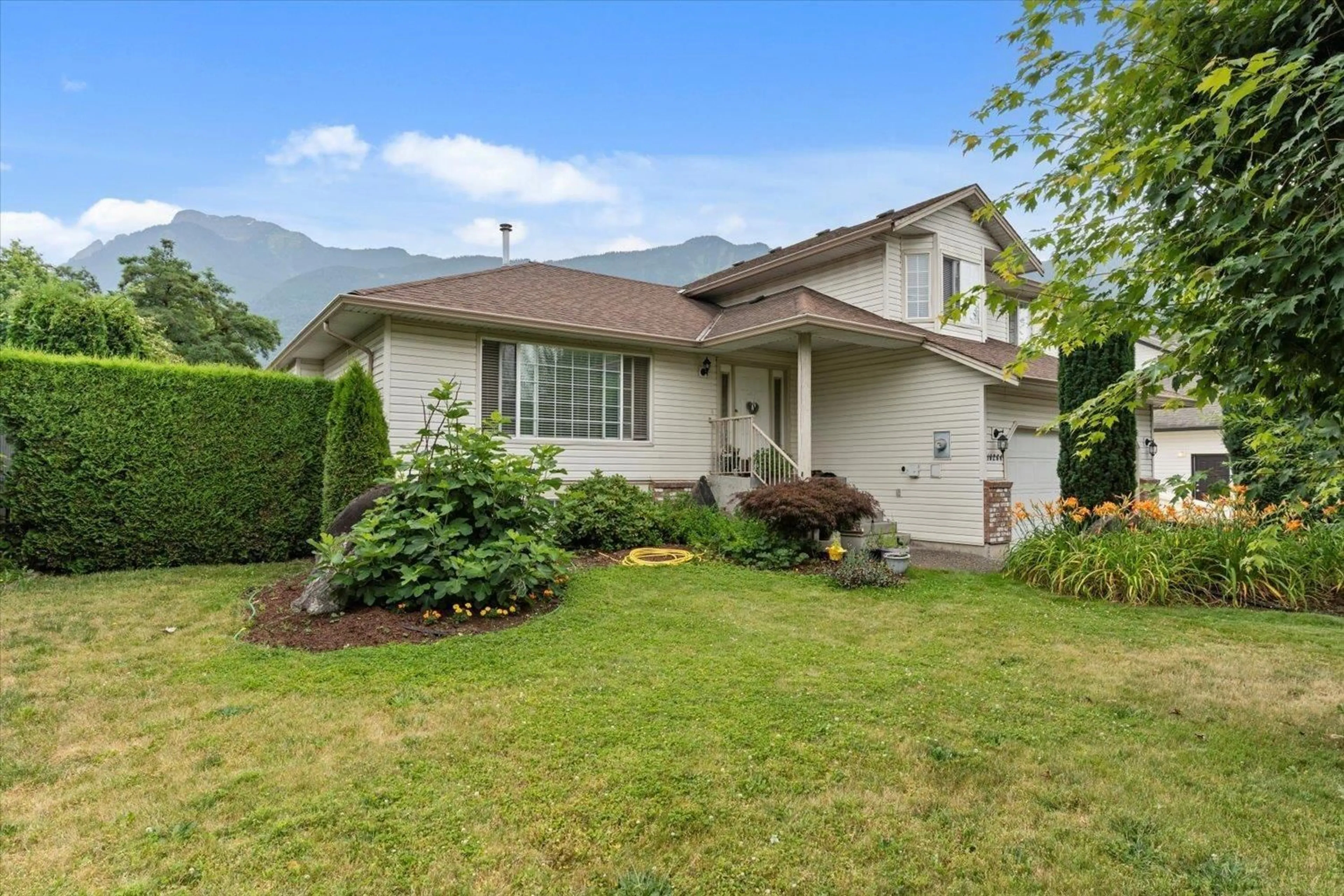 Home with vinyl exterior material, mountain view for 10264 PARKWOOD DRIVE, Rosedale British Columbia V0X1X1