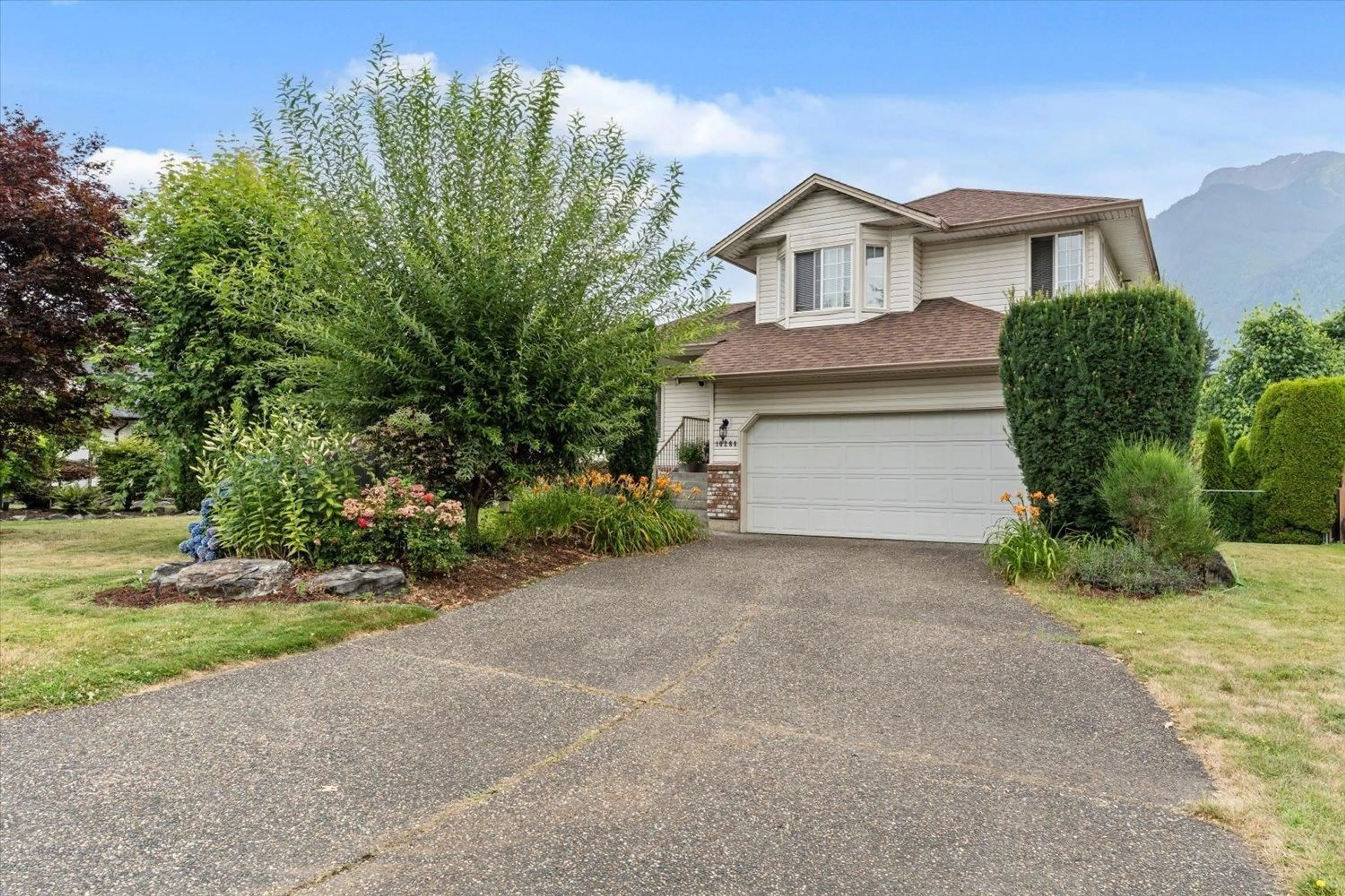 A pic from outside/outdoor area/front of a property/back of a property/a pic from drone, street for 10264 PARKWOOD DRIVE, Rosedale British Columbia V0X1X1