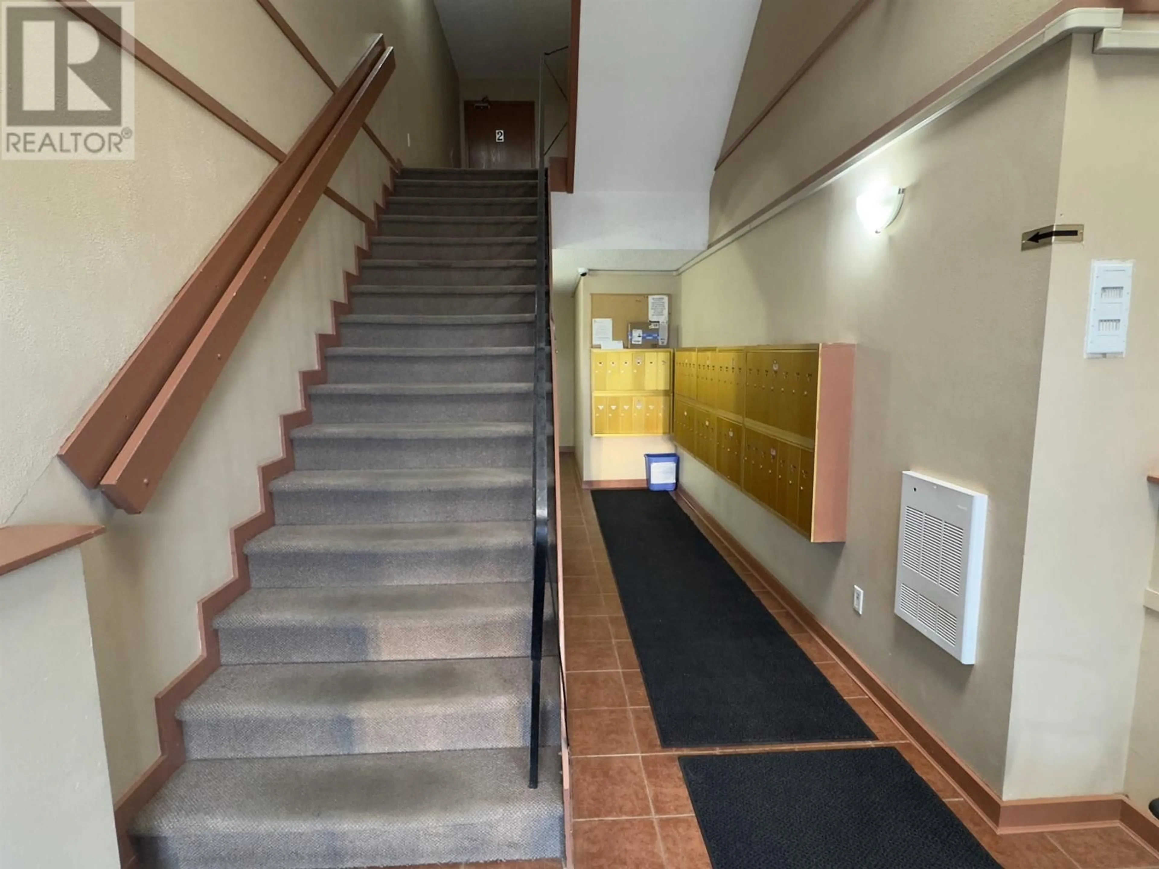 Indoor foyer for 401 - 280 BROADWAY AVENUE, Williams Lake British Columbia V2G4J7