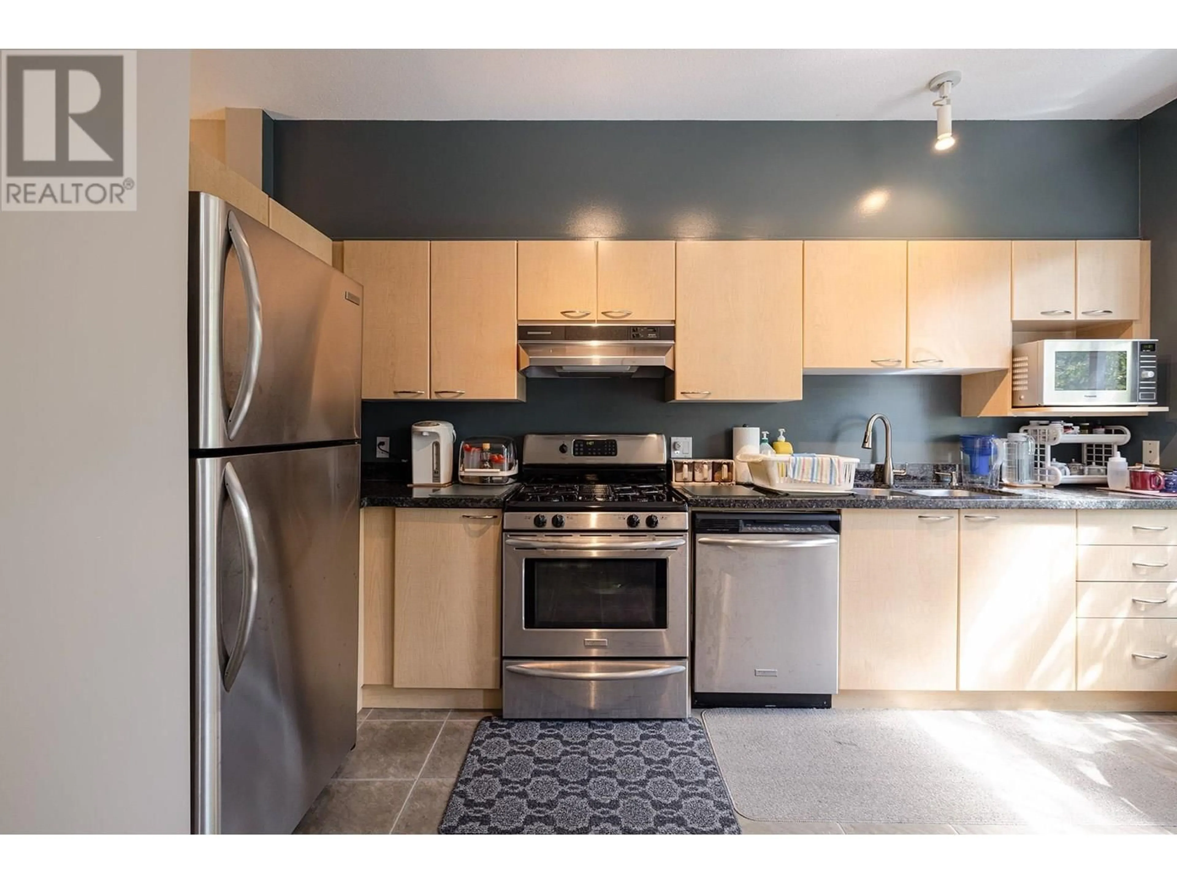 Standard kitchen, unknown for 28 - 3711 ROBSON COURT, Richmond British Columbia V7C5T8