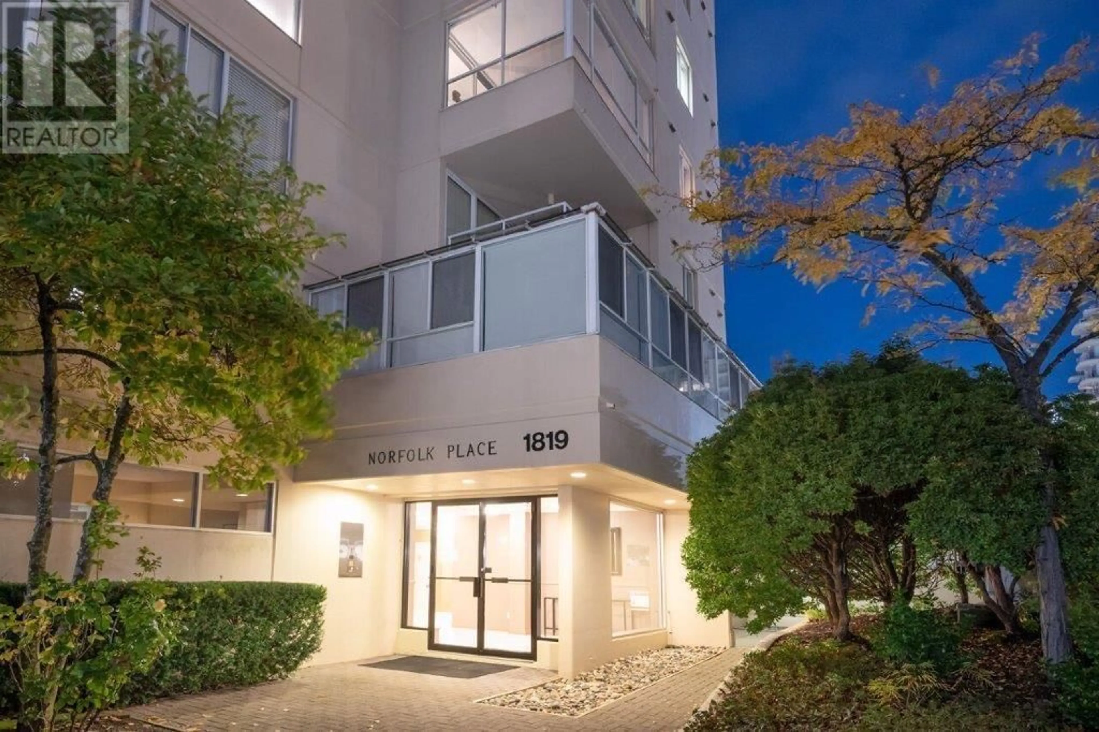 Patio, unknown for 400 - 1819 BELLEVUE AVENUE, West Vancouver British Columbia V7V1B2