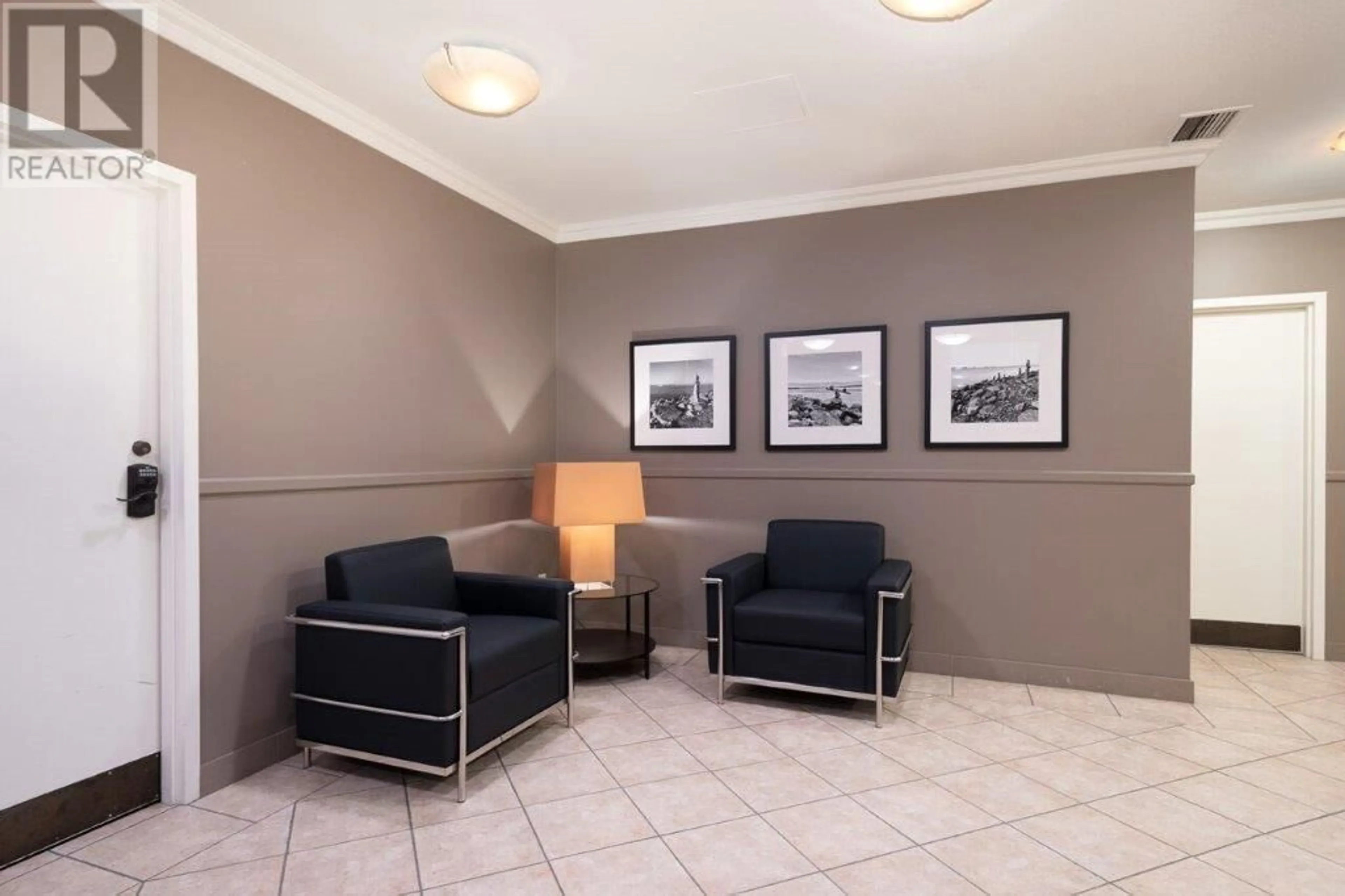 Lobby for 400 - 1819 BELLEVUE AVENUE, West Vancouver British Columbia V7V1B2