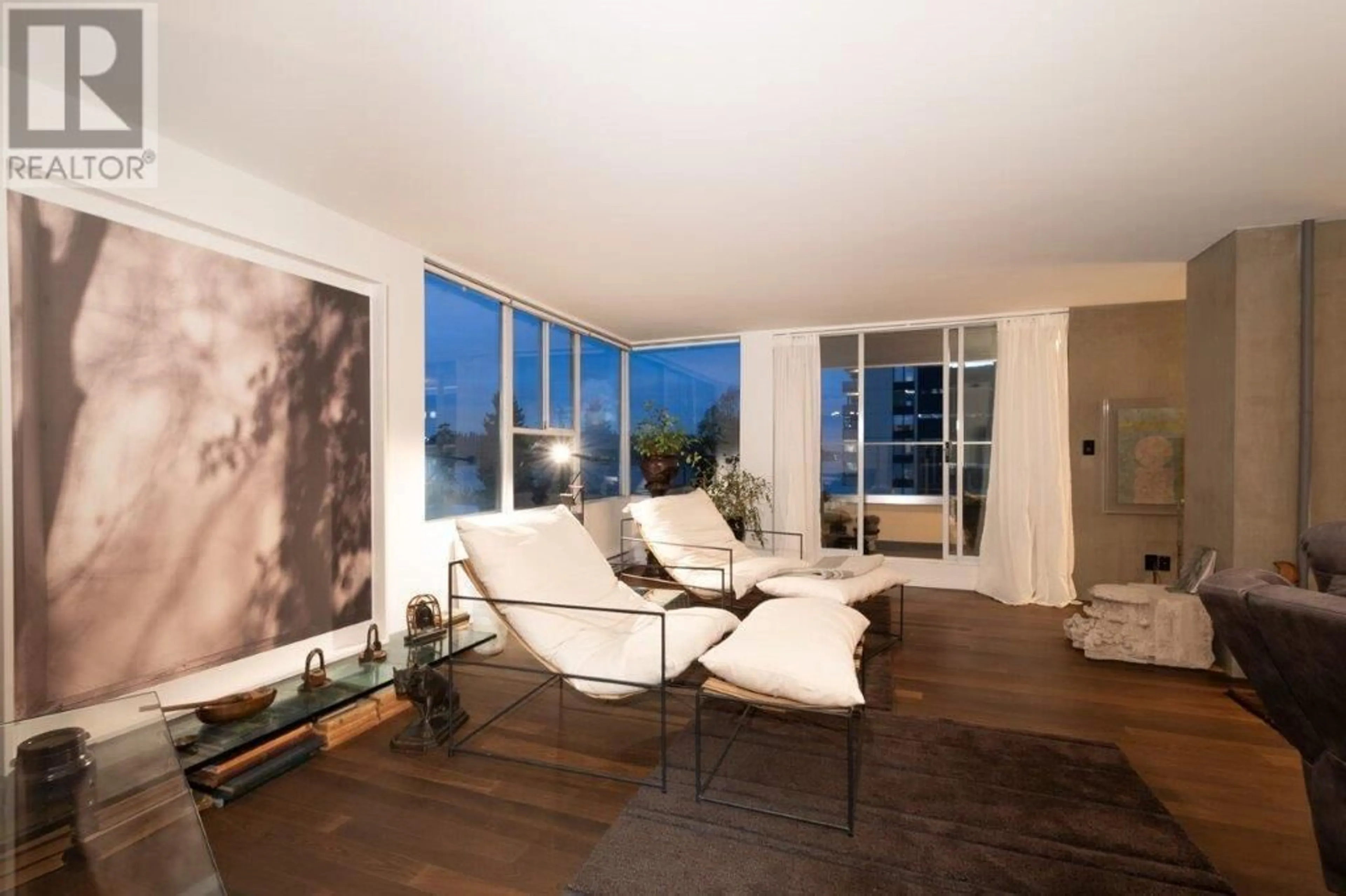 Living room with furniture, unknown for 400 - 1819 BELLEVUE AVENUE, West Vancouver British Columbia V7V1B2
