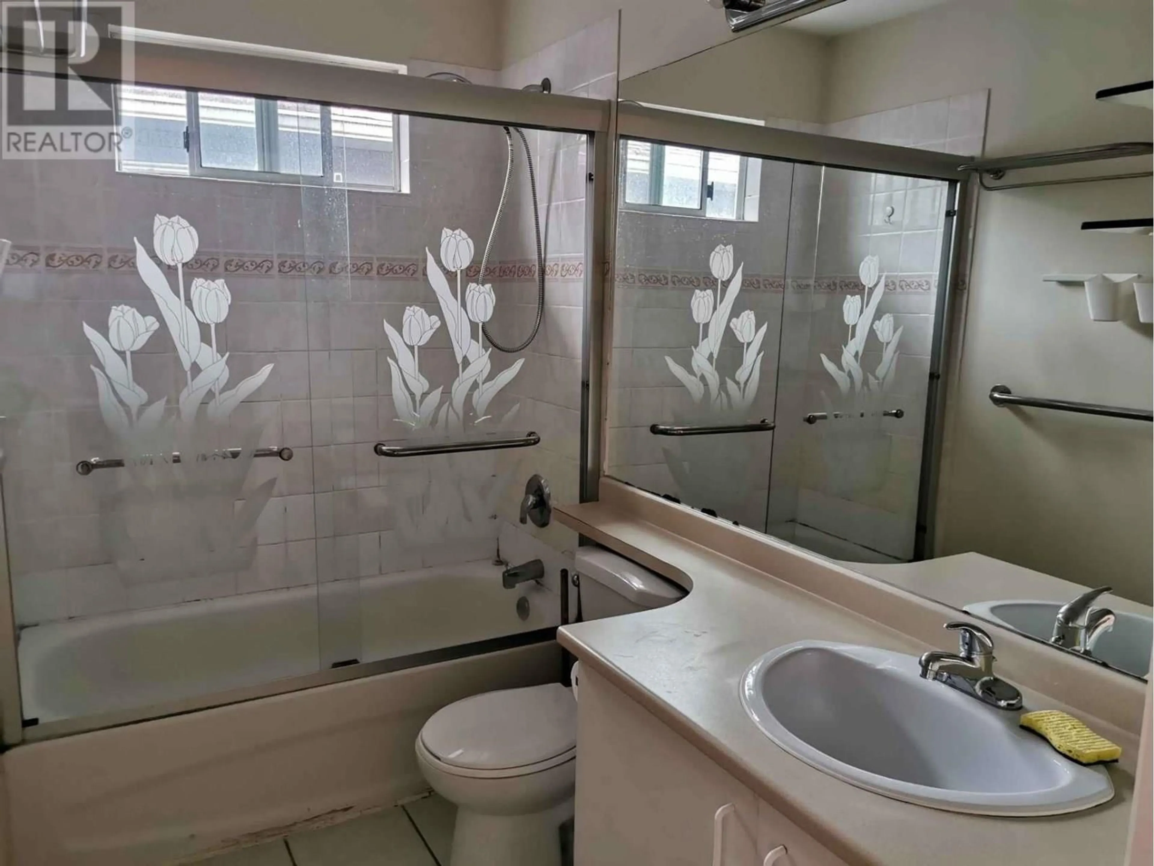 Standard bathroom, ceramic/tile floor for 4 - 3600 CUNNINGHAM DRIVE, Richmond British Columbia V6X3P9