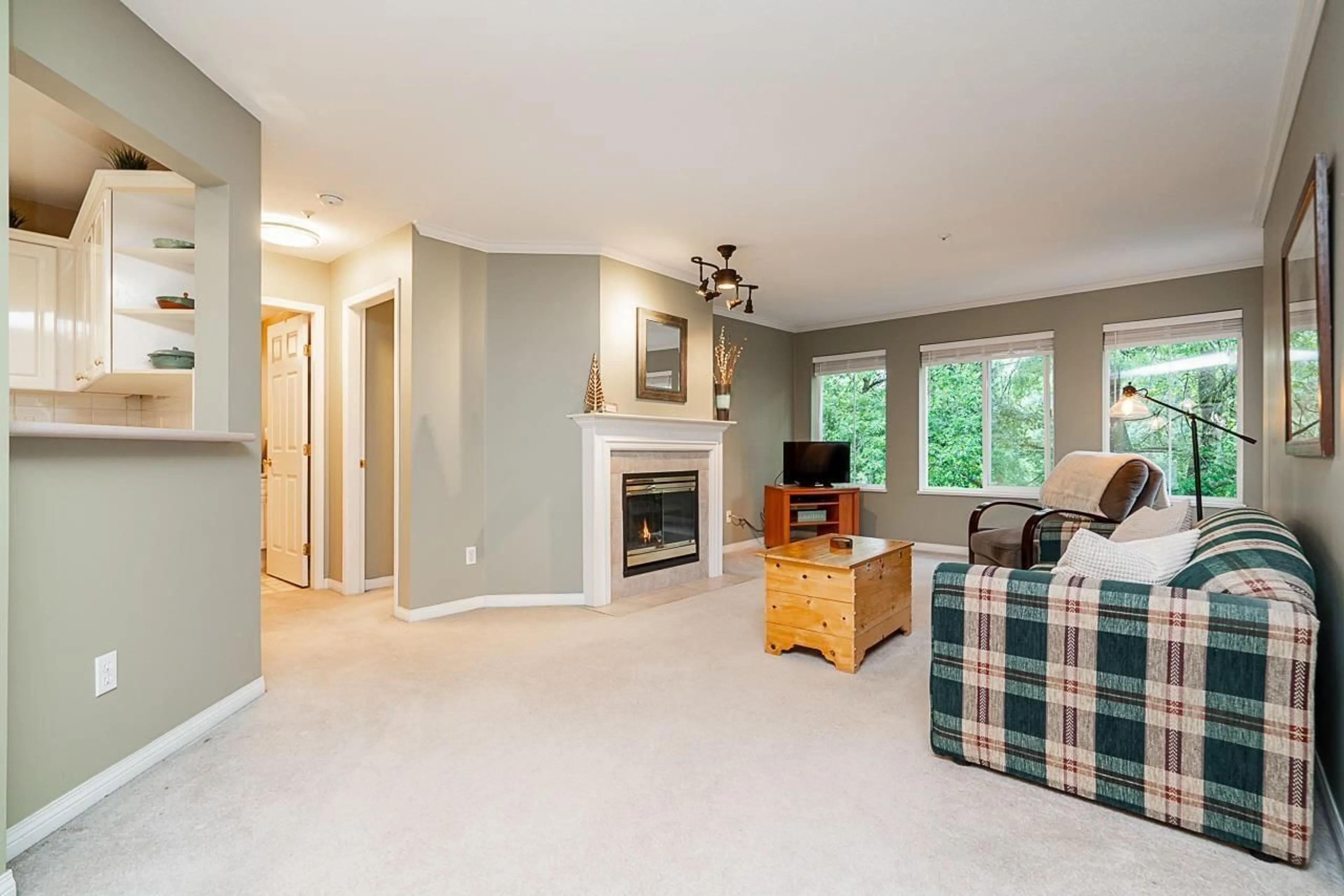 Living room with furniture, unknown for 306 - 12155 75A, Surrey British Columbia V3W1B9