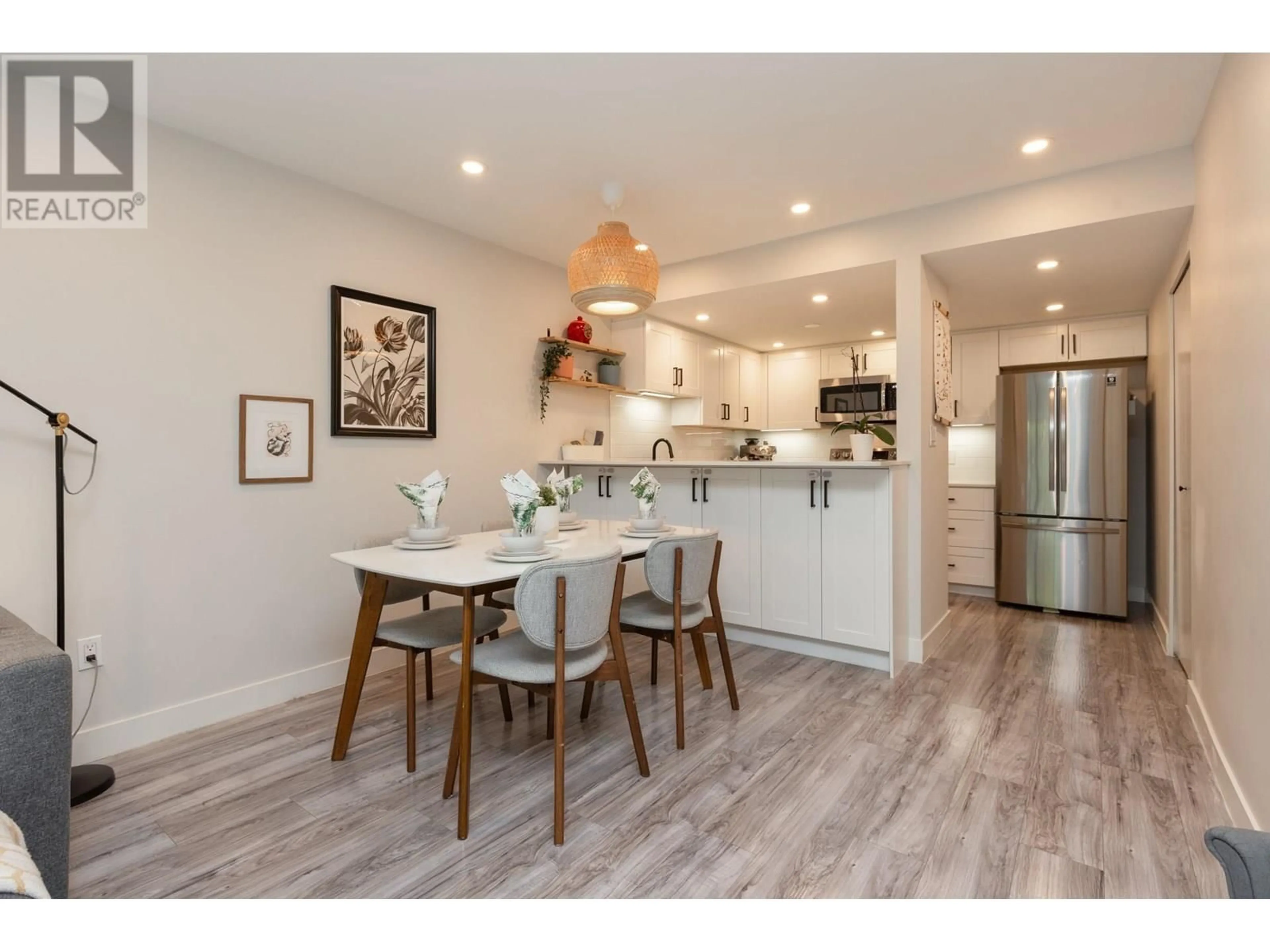 Open concept kitchen, wood/laminate floor for 7 - 340 GINGER DRIVE, New Westminster British Columbia V3L5L7