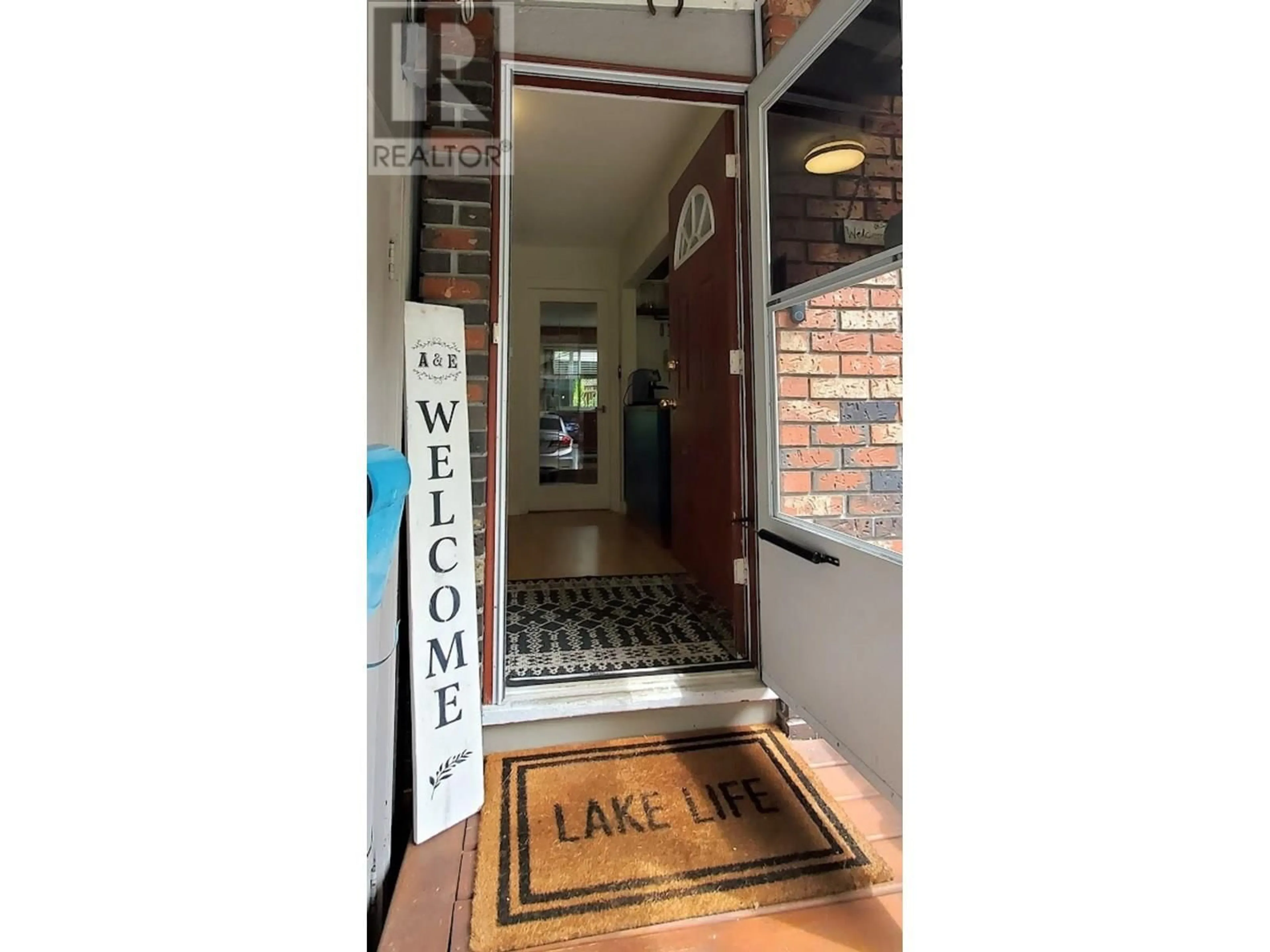 Indoor foyer for 12147 FABER CRESCENT, Maple Ridge British Columbia V2X8A1