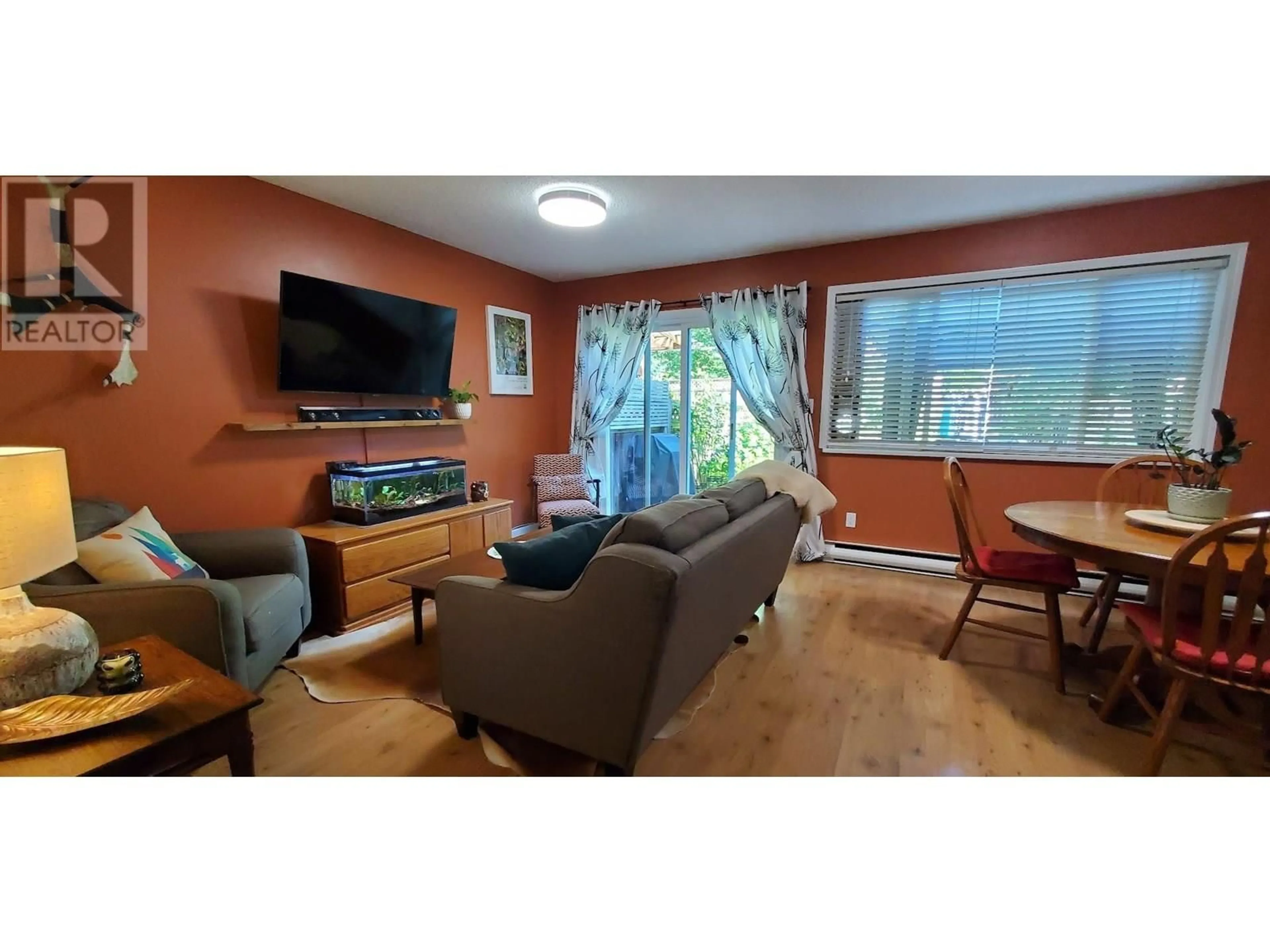 Living room with furniture, wood/laminate floor for 12147 FABER CRESCENT, Maple Ridge British Columbia V2X8A1
