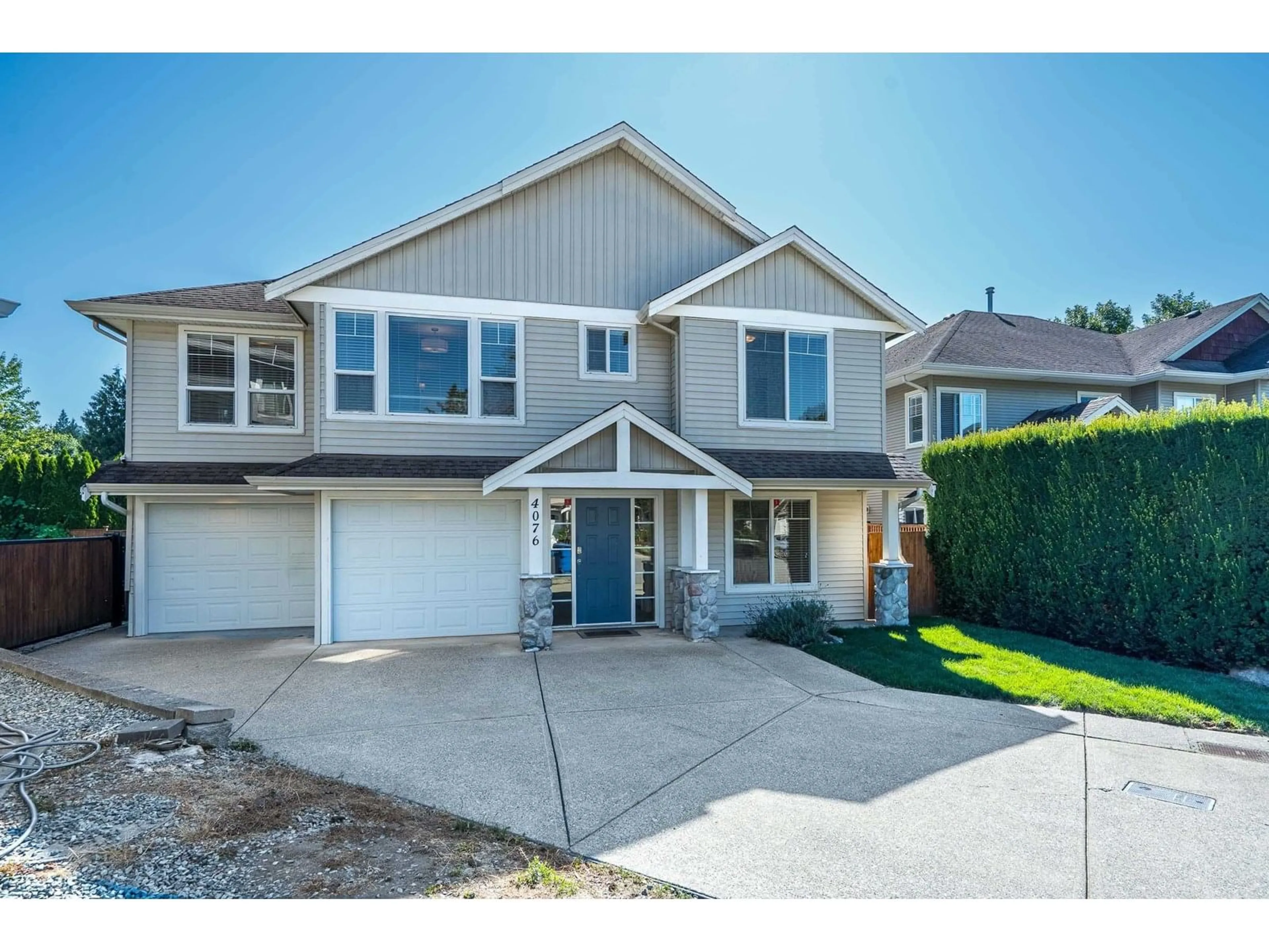 Home with vinyl exterior material, street for 4076 CHANNEL, Abbotsford British Columbia V3G3A6