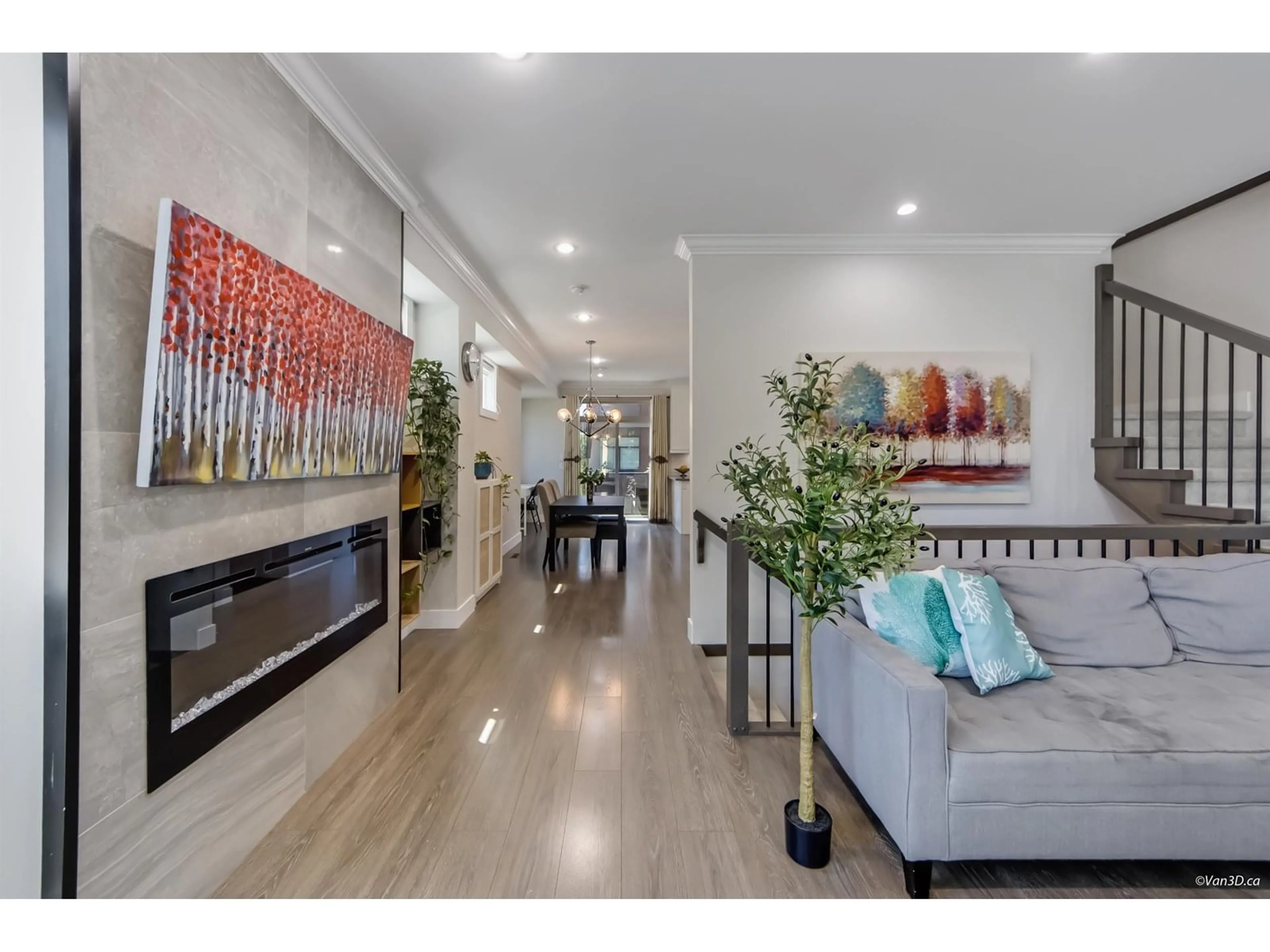 Indoor foyer for 21 - 16355 23, Surrey British Columbia V3Z0W1
