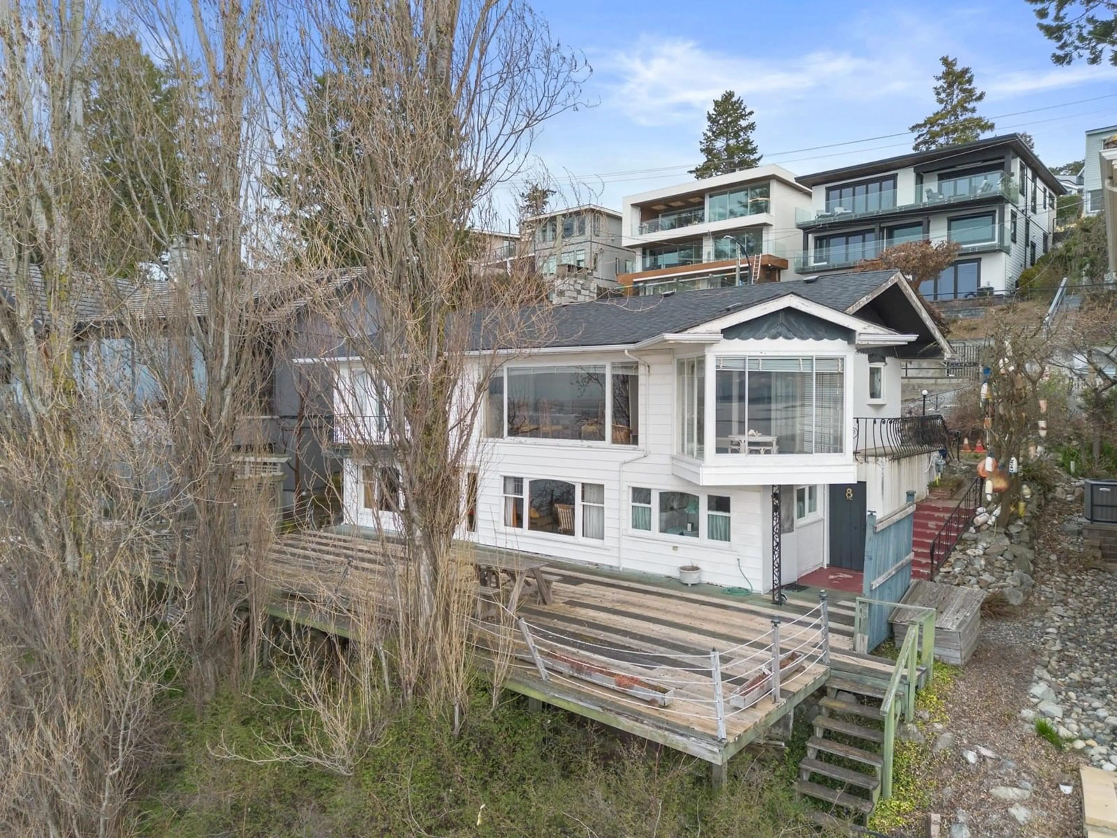 A pic from outside/outdoor area/front of a property/back of a property/a pic from drone, water/lake/river/ocean view for 14458 MARINE, White Rock British Columbia V4B1B3