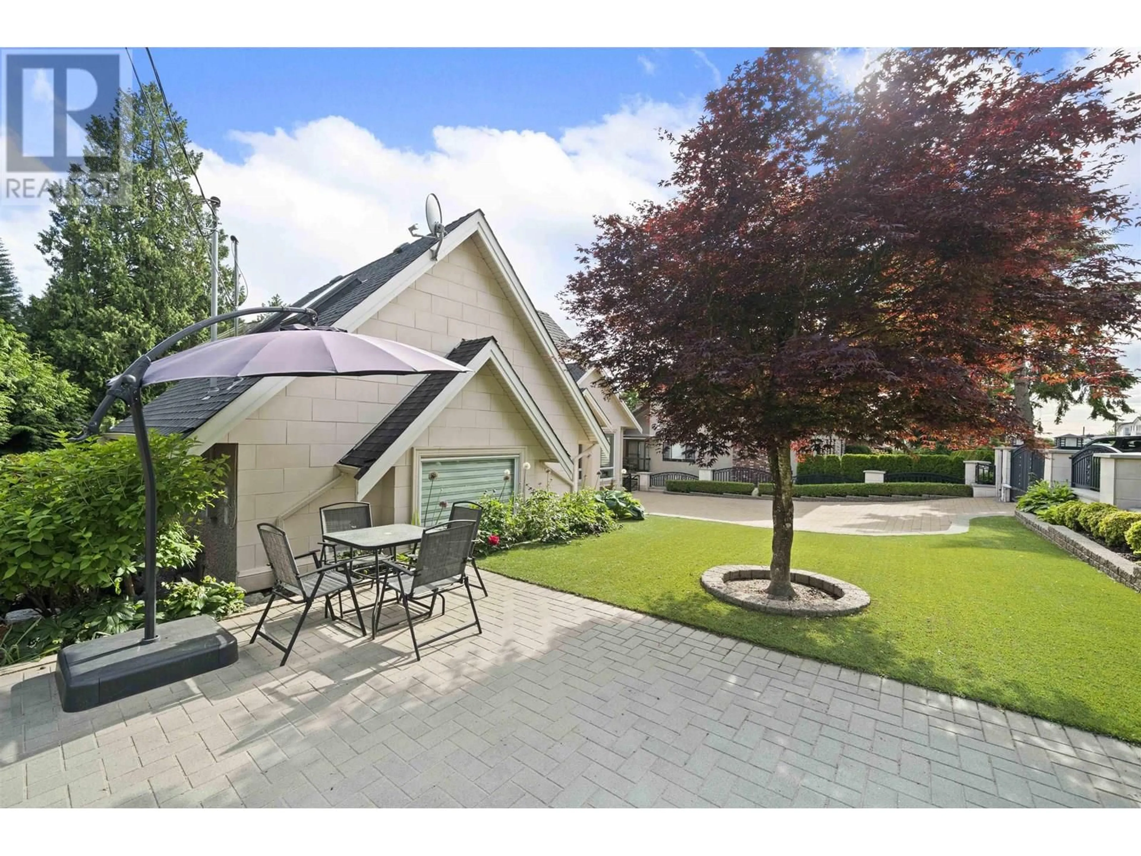 Patio, street for 7638 AUBREY STREET, Burnaby British Columbia V5A1K7