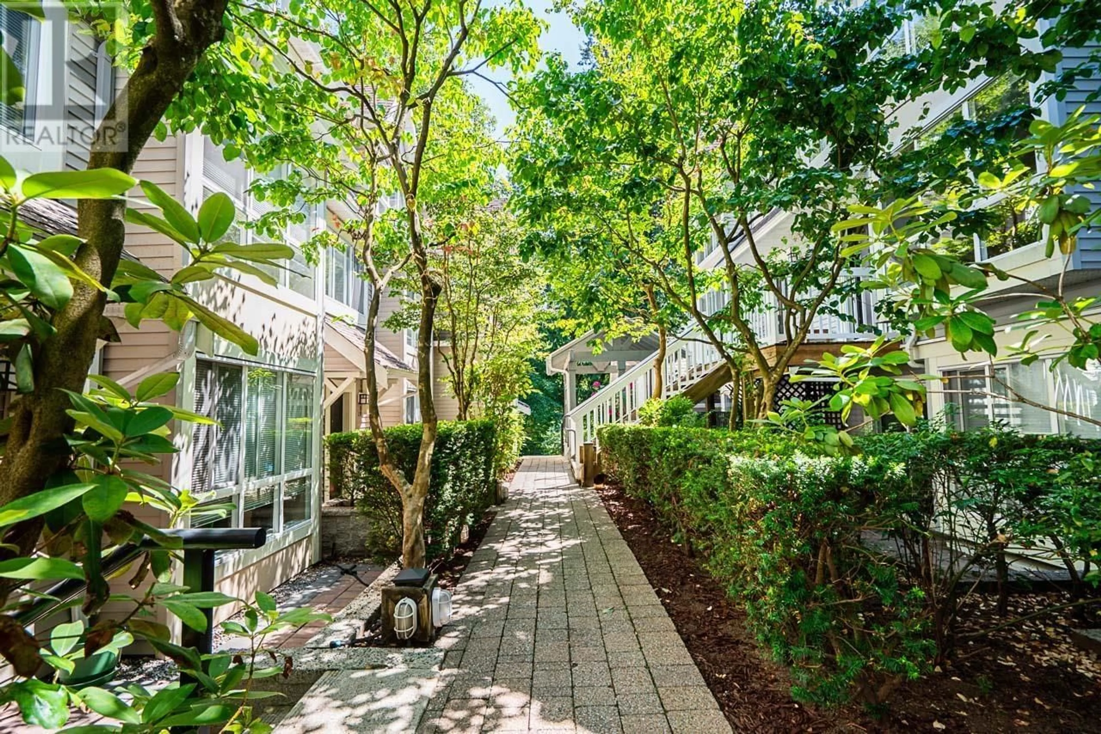 Patio, street for 5 - 1075 LYNN VALLEY ROAD, North Vancouver British Columbia V7J1Z6
