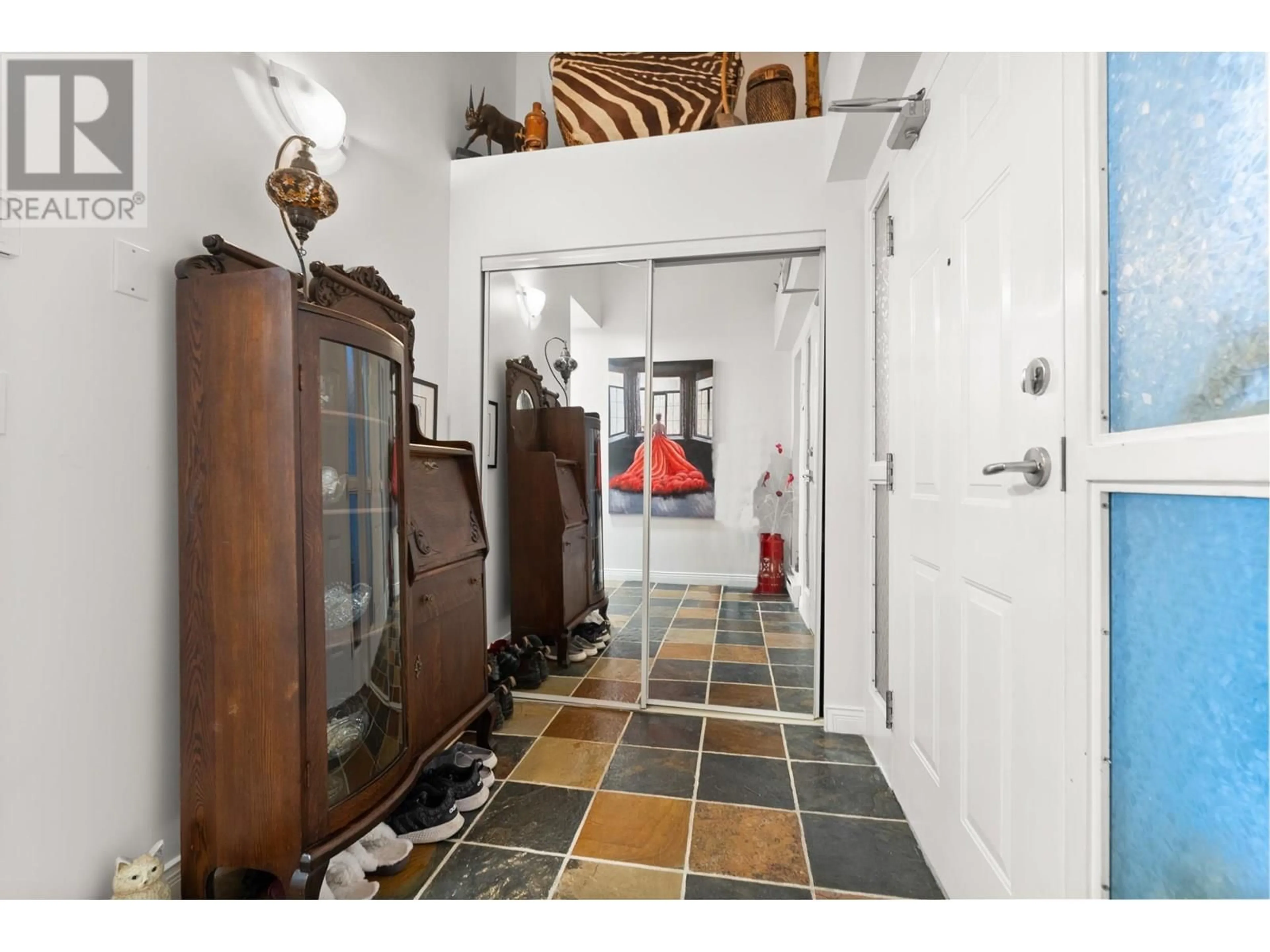 Indoor entryway for 320 - 1120 TSATSU SHORES DRIVE, Tsawwassen British Columbia V4M4G3