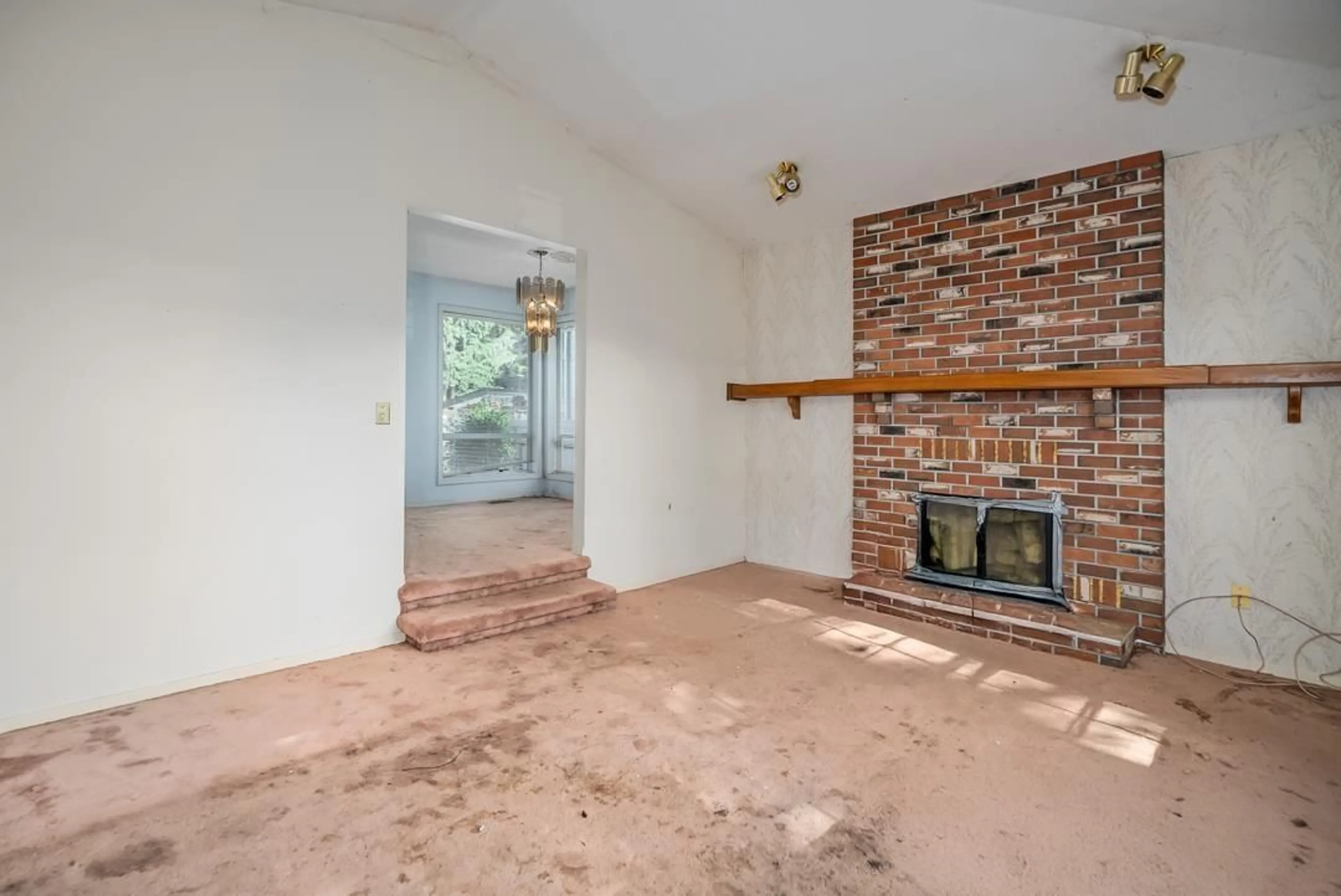 Living room with furniture, unknown for 2451 GROSVENOR, Abbotsford British Columbia V2S6R5