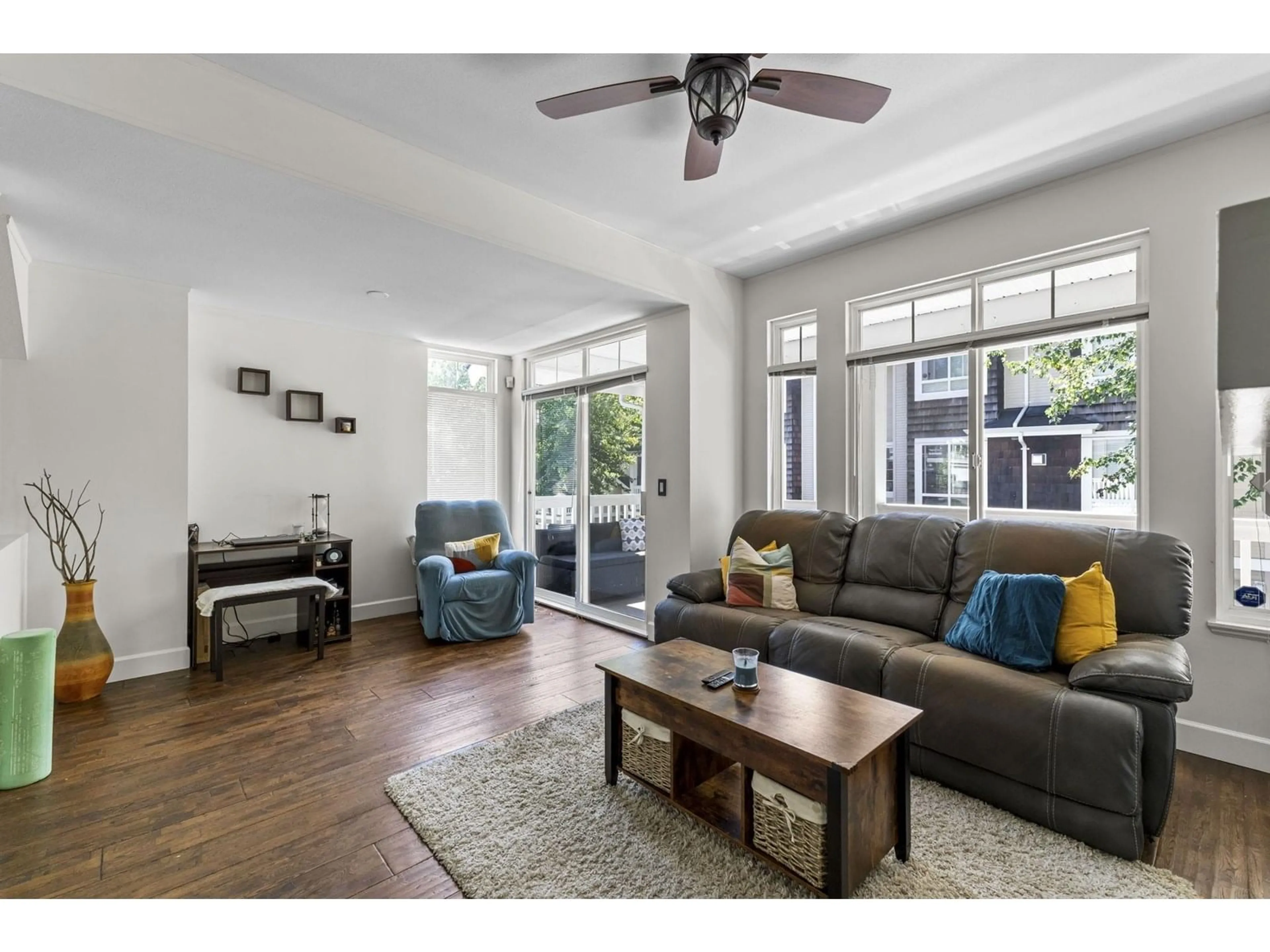 Living room with furniture, unknown for 36 - 15030 58, Surrey British Columbia V3S9G3