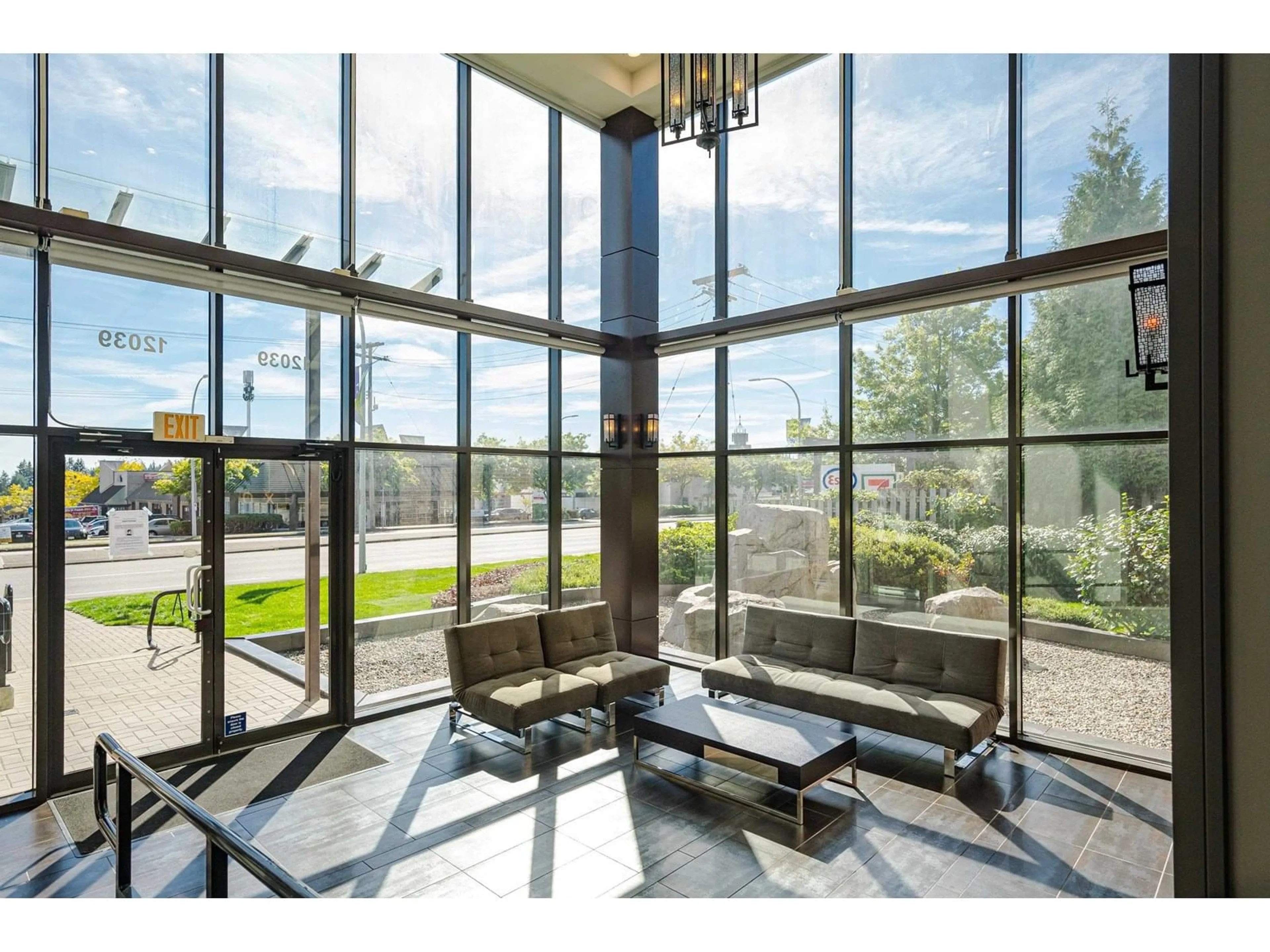 Indoor foyer for 401 - 12039 64, Surrey British Columbia V3W0R7