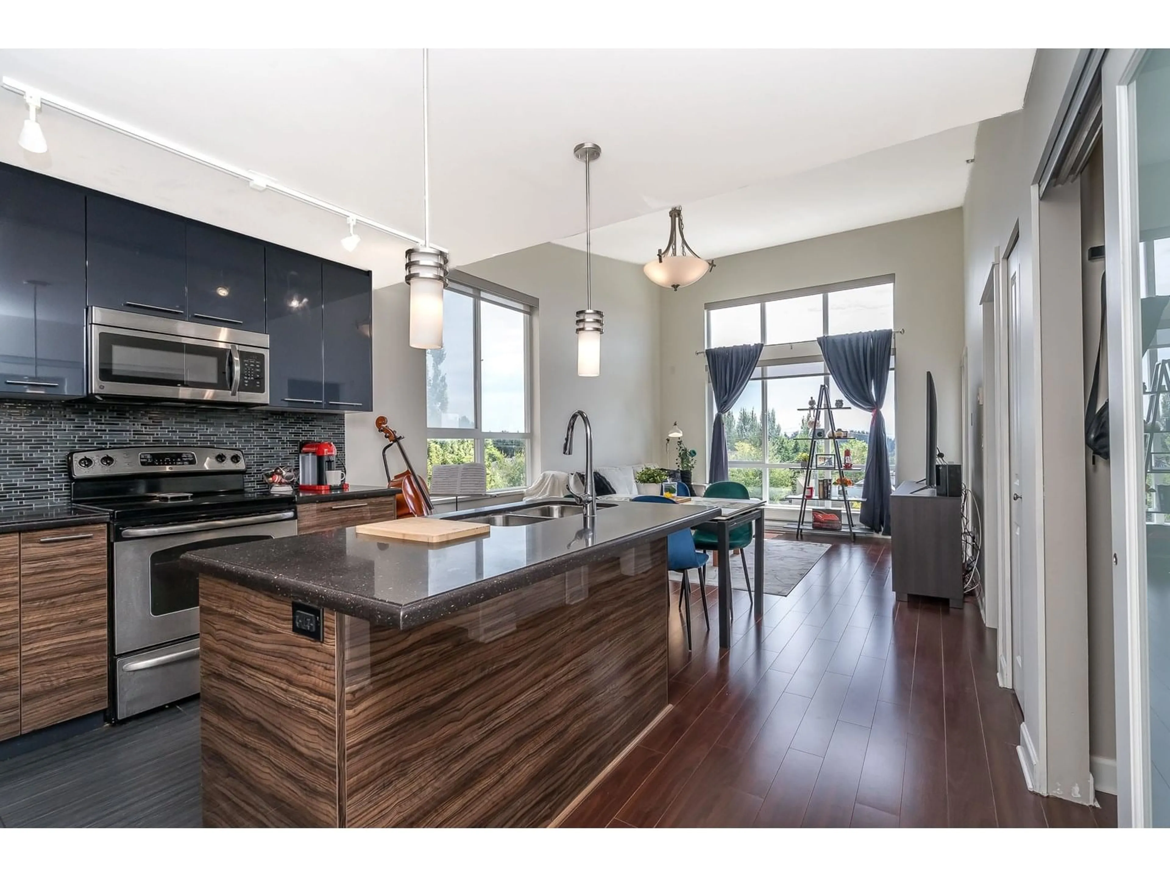 Open concept kitchen, unknown for 401 - 12039 64, Surrey British Columbia V3W0R7