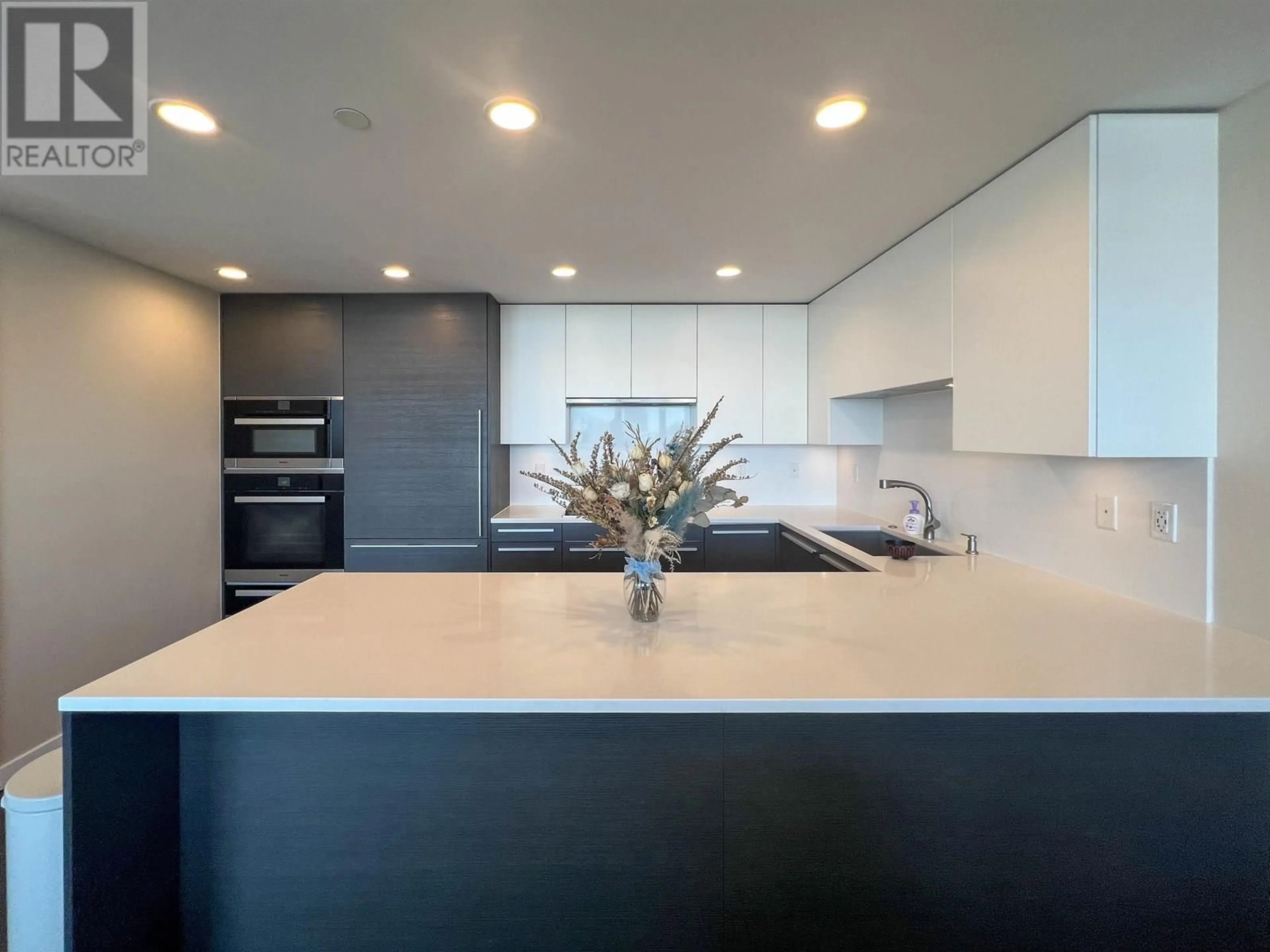 Contemporary kitchen, unknown for 4201 - 4485 SKYLINE DRIVE, Burnaby British Columbia V5C0J2