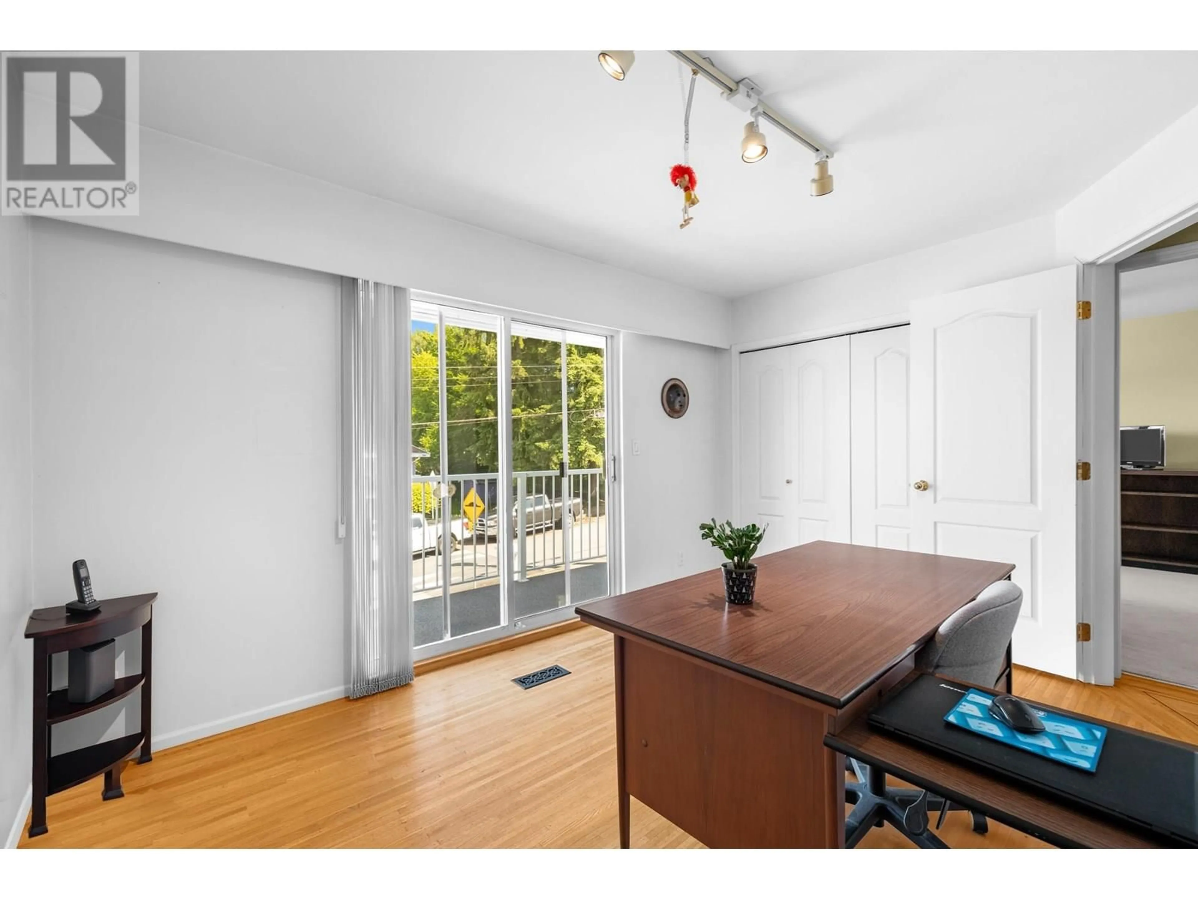 A pic of a room for 5467 ABBEY AVENUE, Burnaby British Columbia V5H2S9
