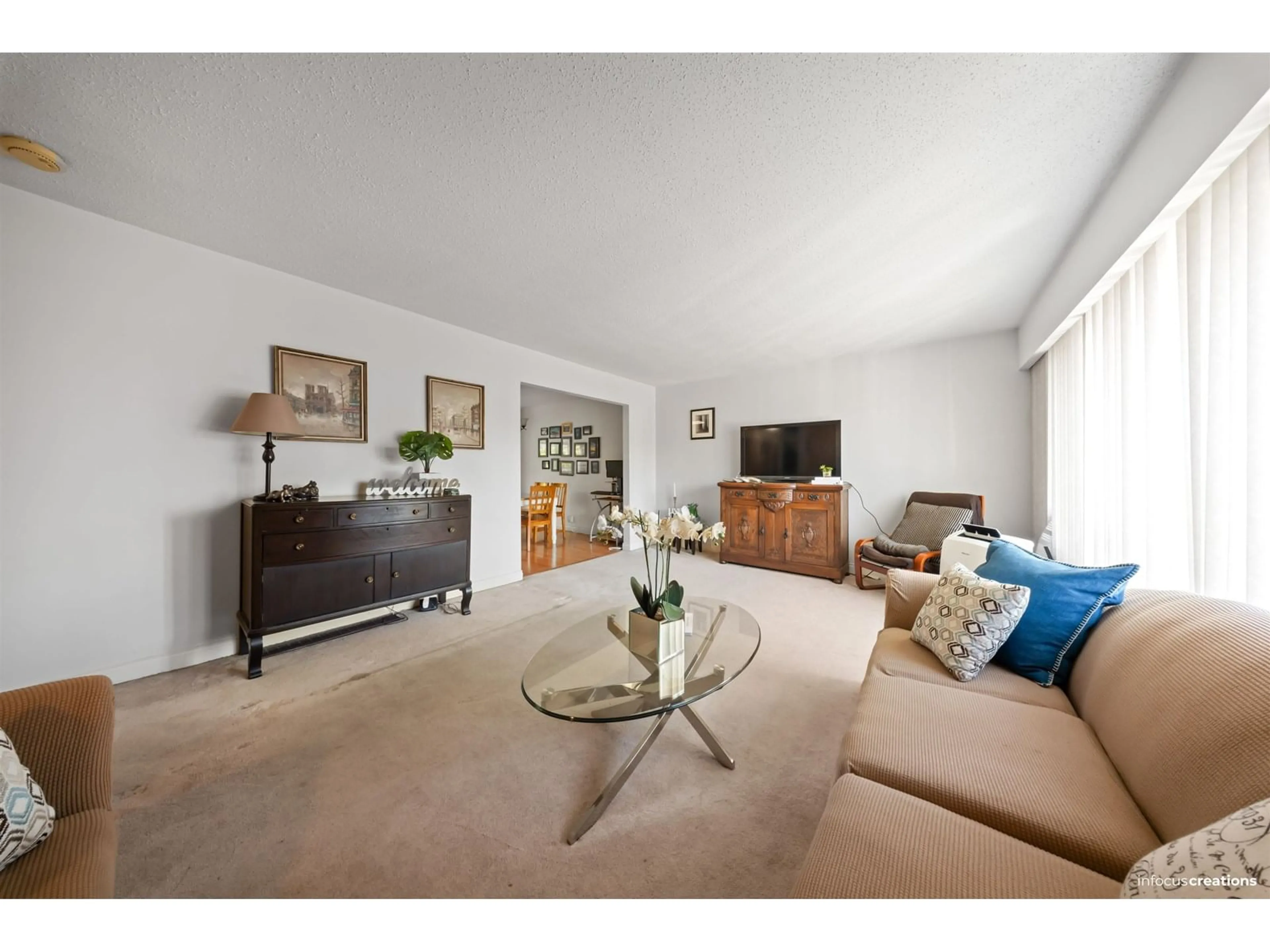 Living room with furniture, unknown for 13850 78A, Surrey British Columbia V3W2Y5