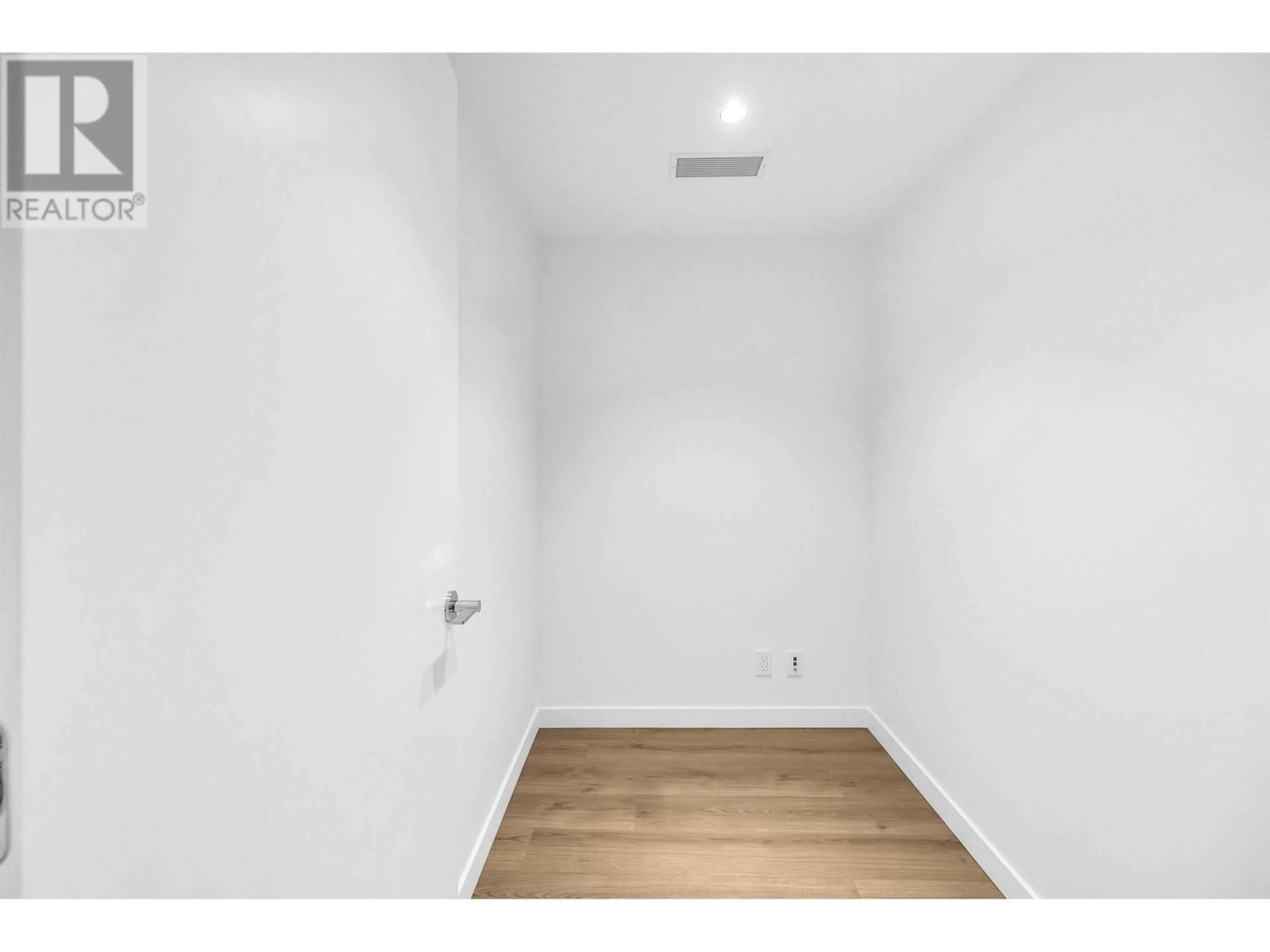 A pic of a room for 614 - 1500 FERN STREET, North Vancouver British Columbia V7J0E6