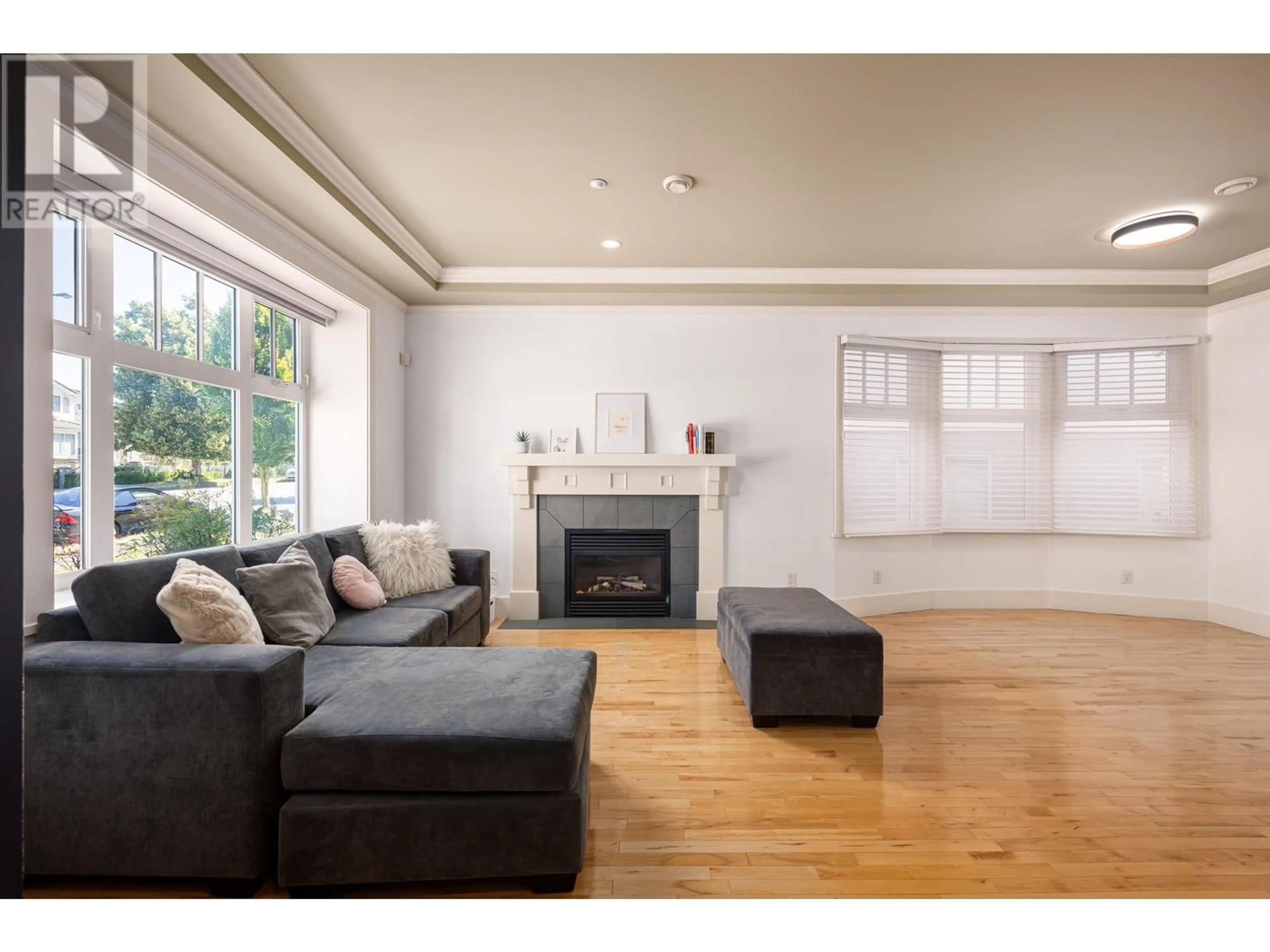 Living room with furniture, unknown for 2266 54TH AVENUE, Vancouver British Columbia V5P1Y7