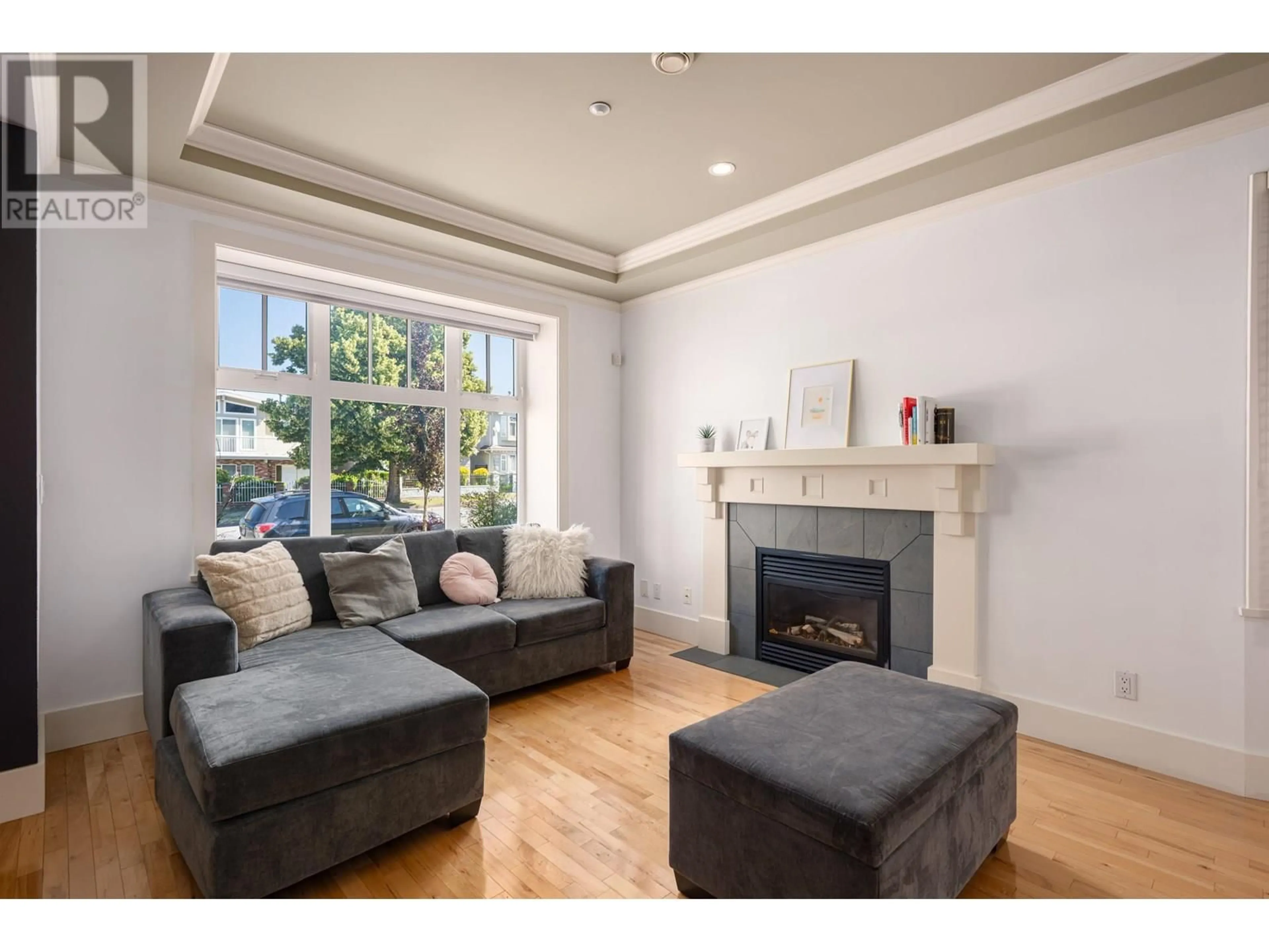 Living room with furniture, unknown for 2266 54TH AVENUE, Vancouver British Columbia V5P1Y7