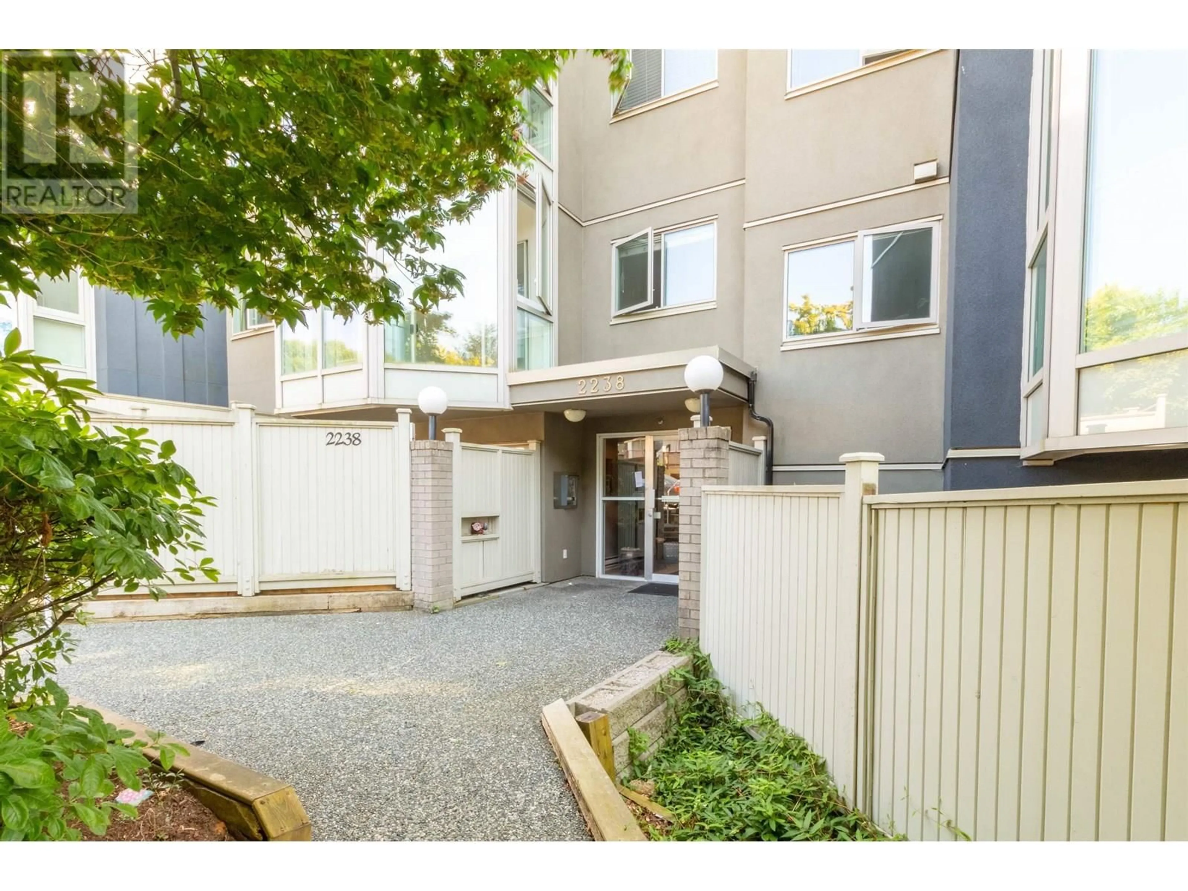 Unknown for 205 - 2238 ETON STREET, Vancouver British Columbia V5L1C8