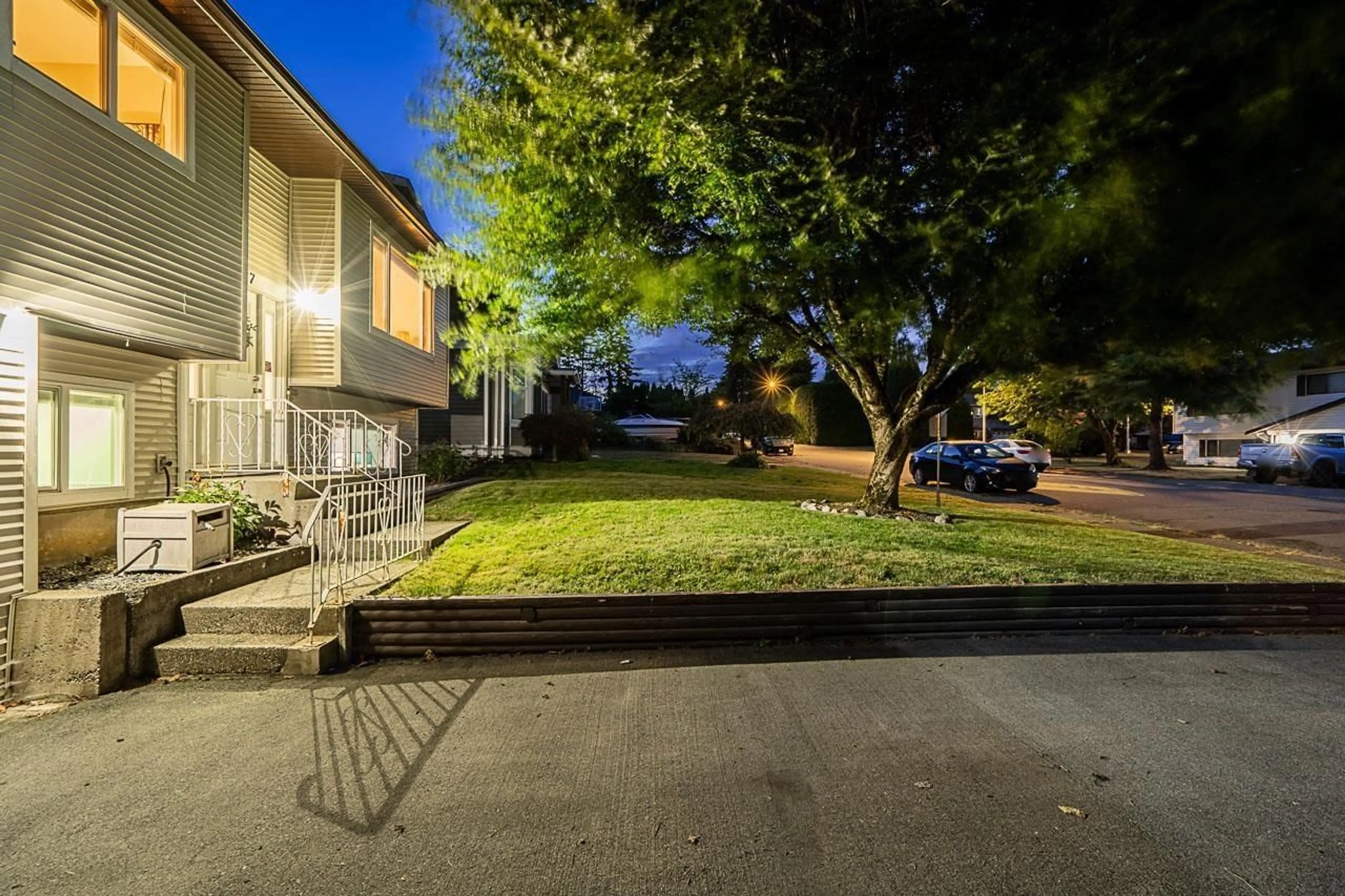 Patio, street for 2827 264A, Langley British Columbia V4W3A9