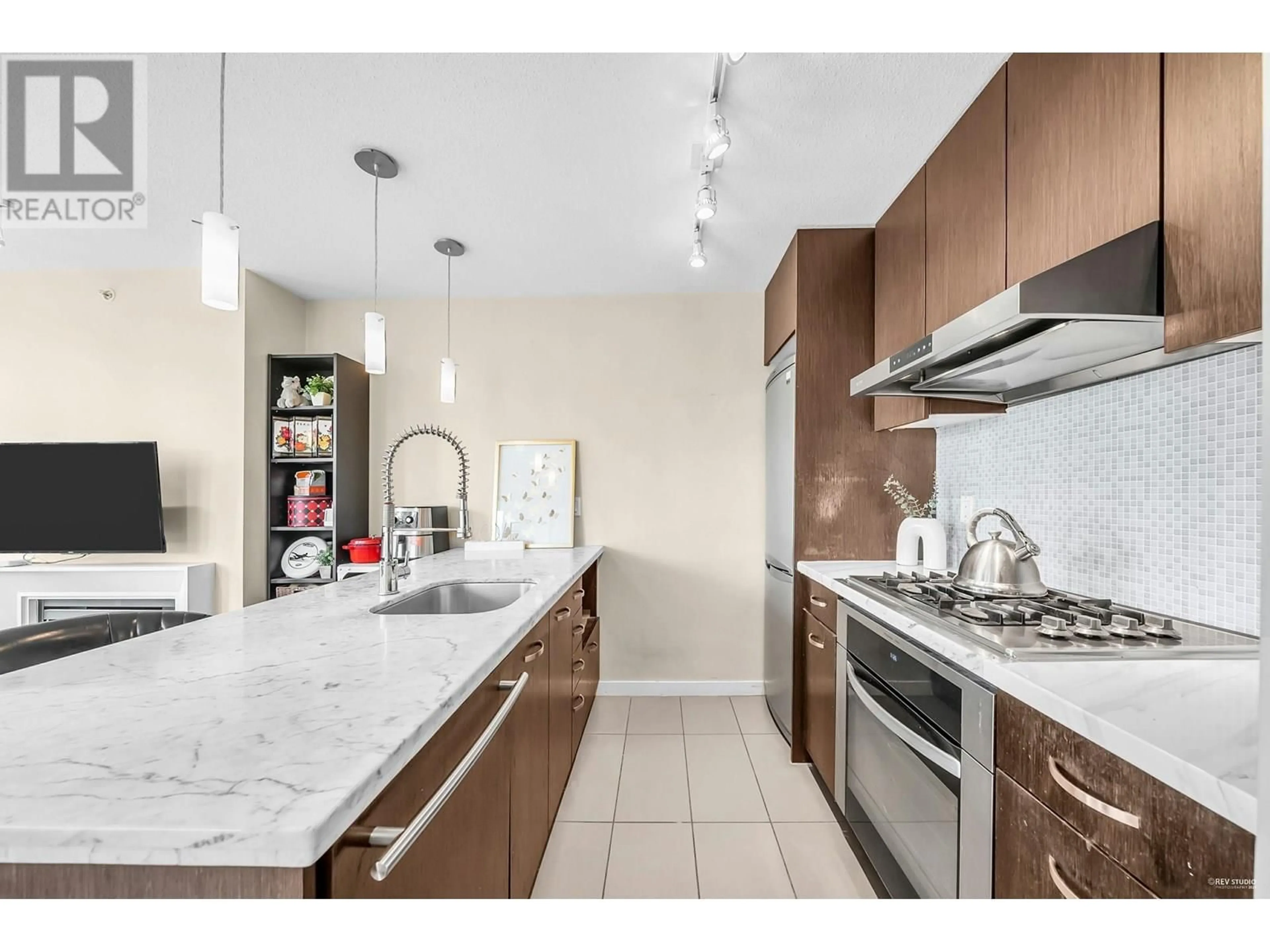 Open concept kitchen, ceramic/tile floor for 609 - 2982 BURLINGTON DRIVE, Coquitlam British Columbia V3B0B3