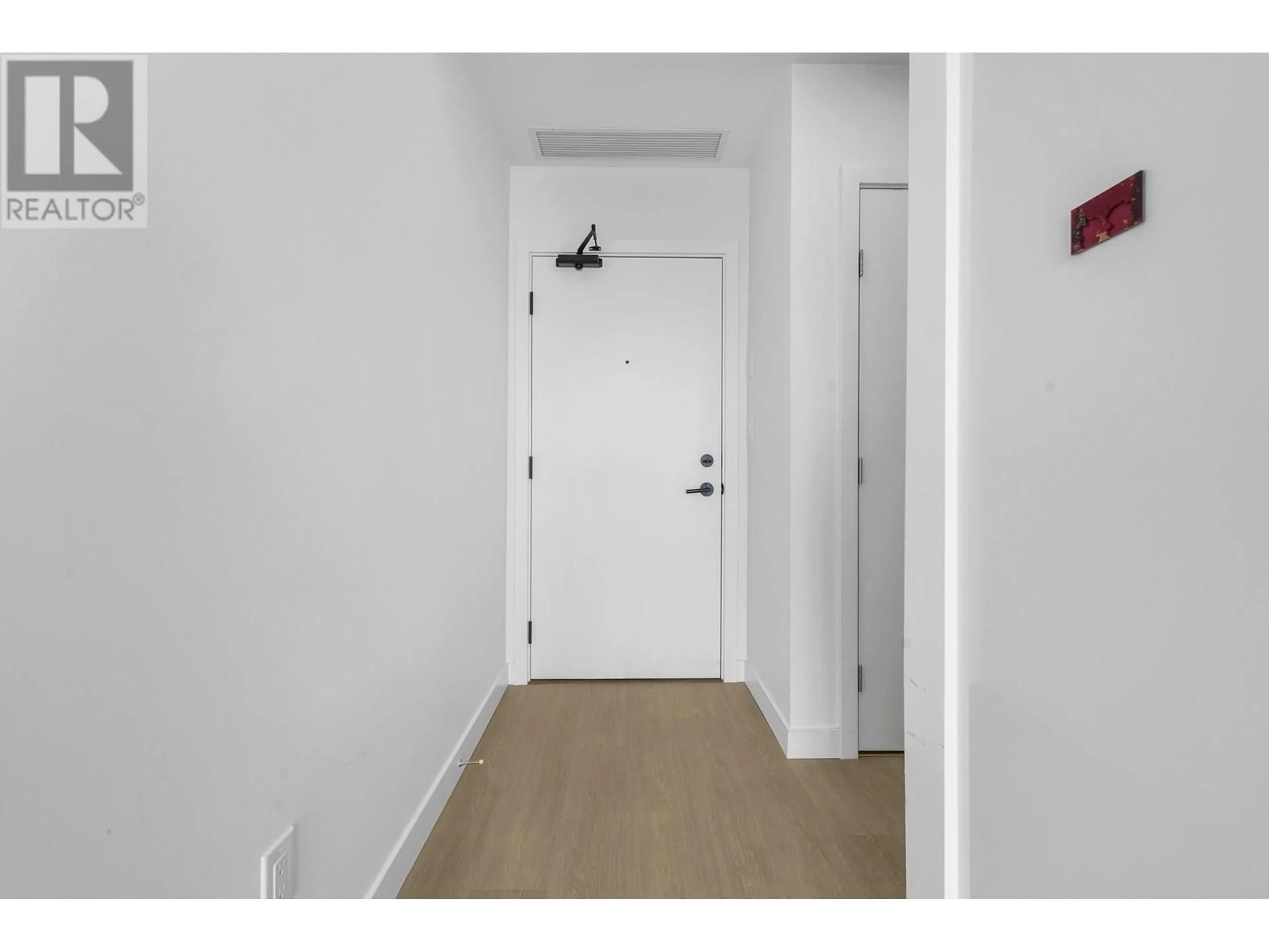 Indoor entryway for 1601 - 699 WHITING WAY, Coquitlam British Columbia V3J0N7