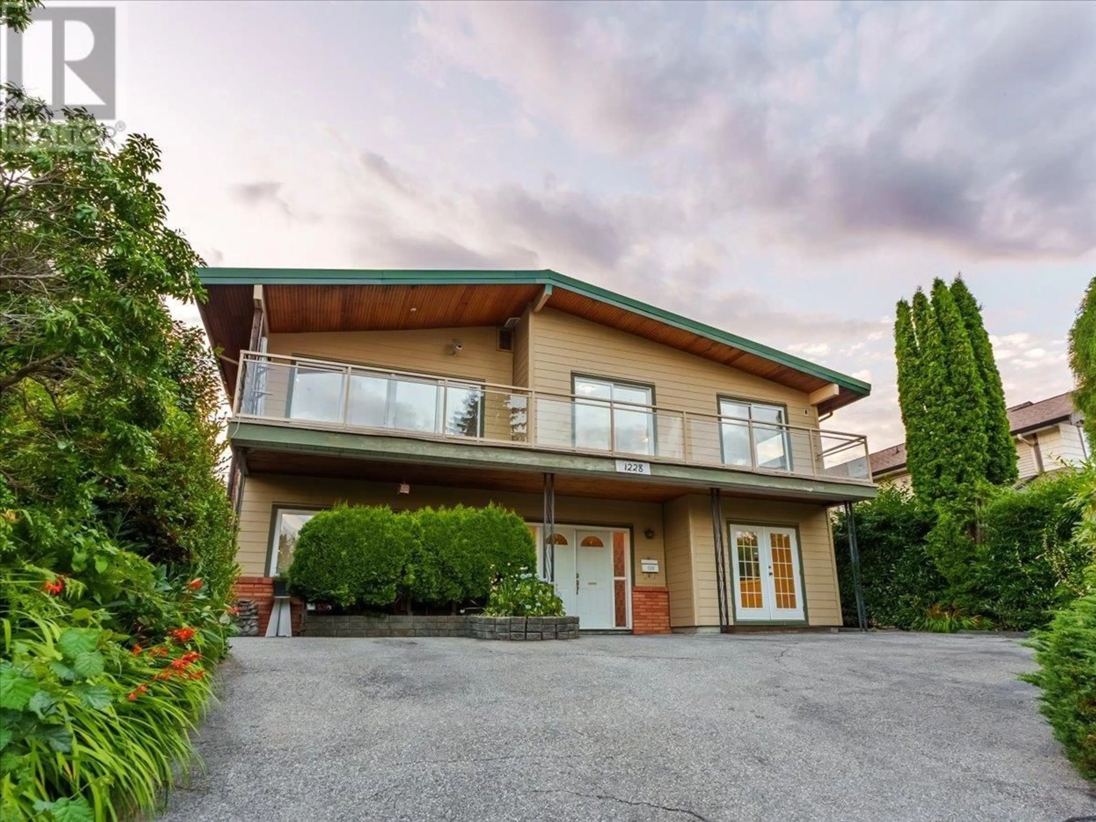 A pic from outside/outdoor area/front of a property/back of a property/a pic from drone, unknown for 1228 ADDERLEY STREET, North Vancouver British Columbia V7L1T7