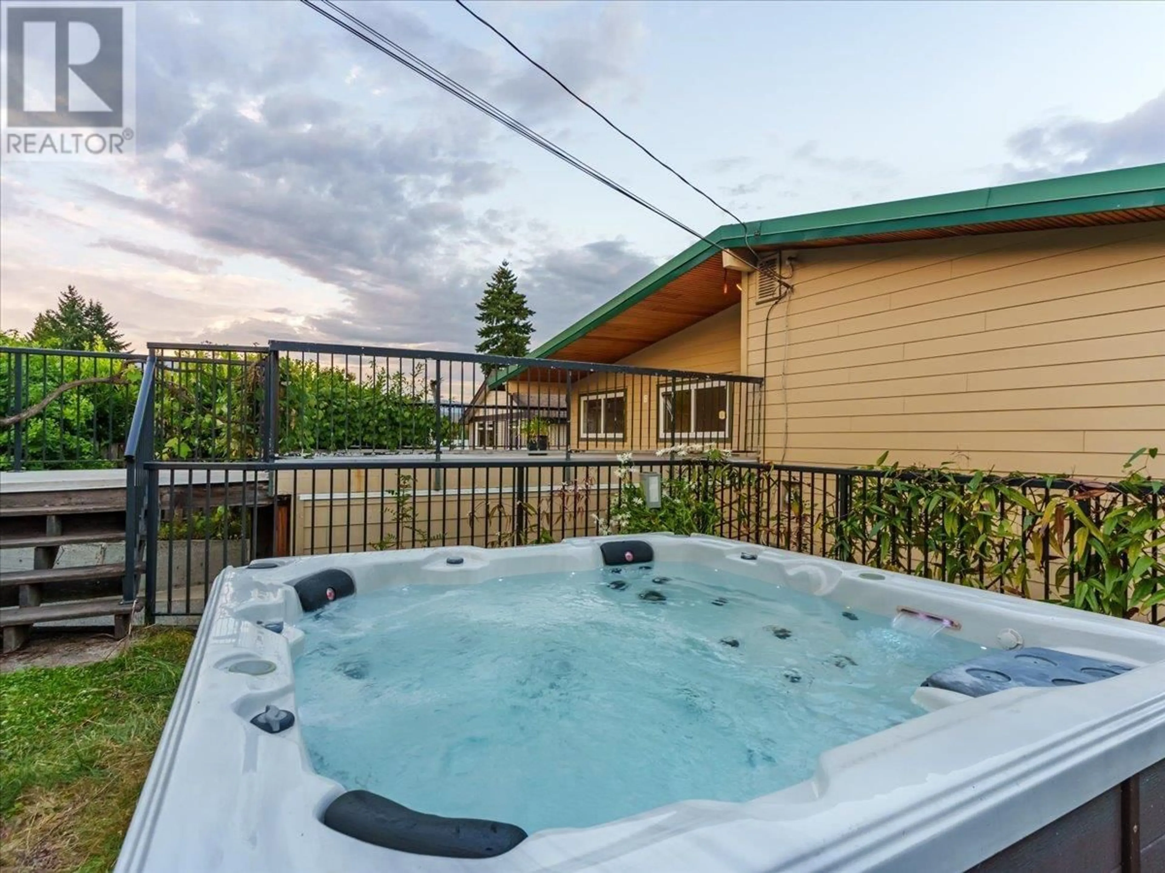 Pool for 1228 ADDERLEY STREET, North Vancouver British Columbia V7L1T7