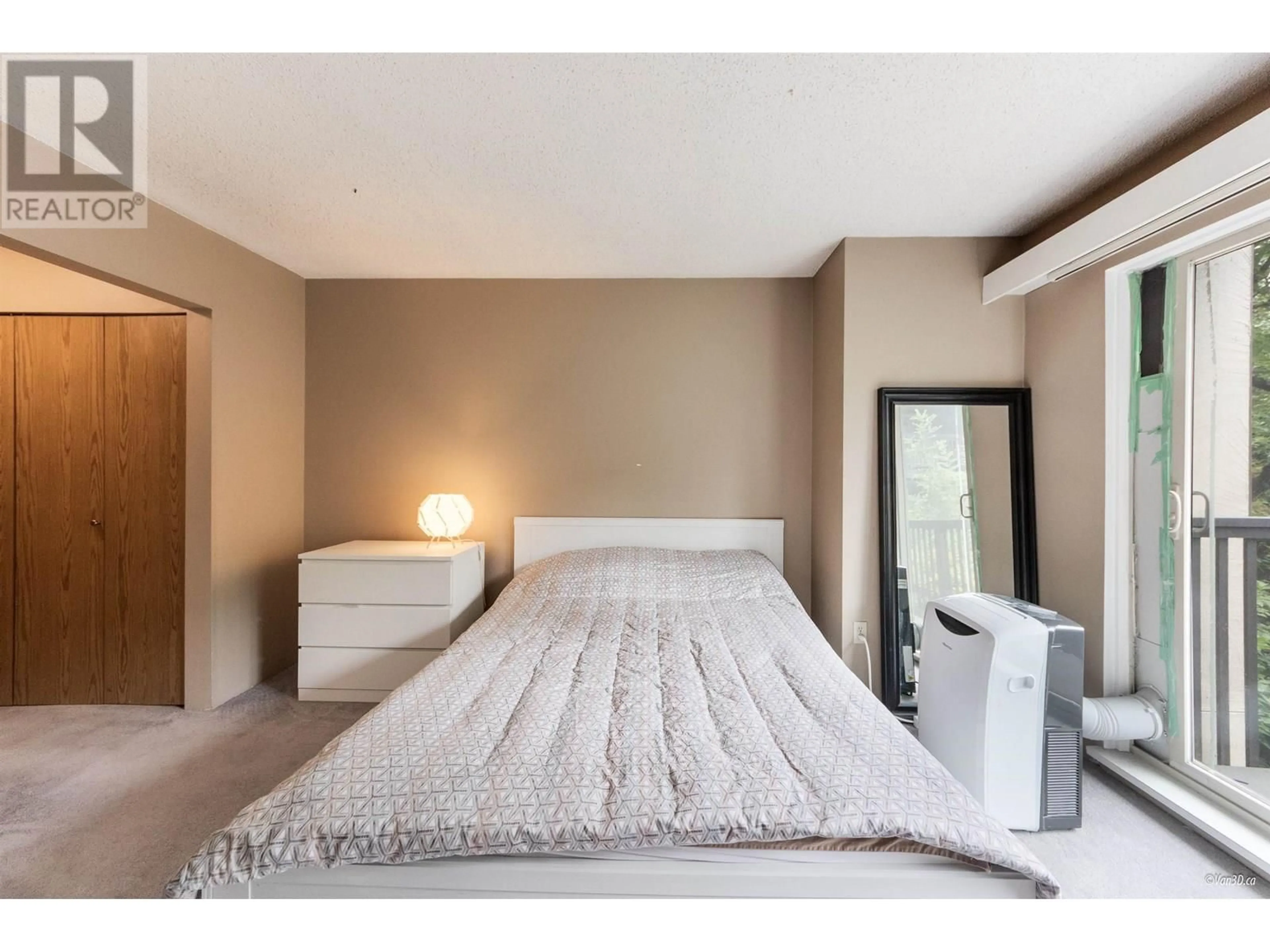 Bedroom with bed, unknown for 320 - 9857 MANCHESTER DRIVE, Burnaby British Columbia V3N4P5