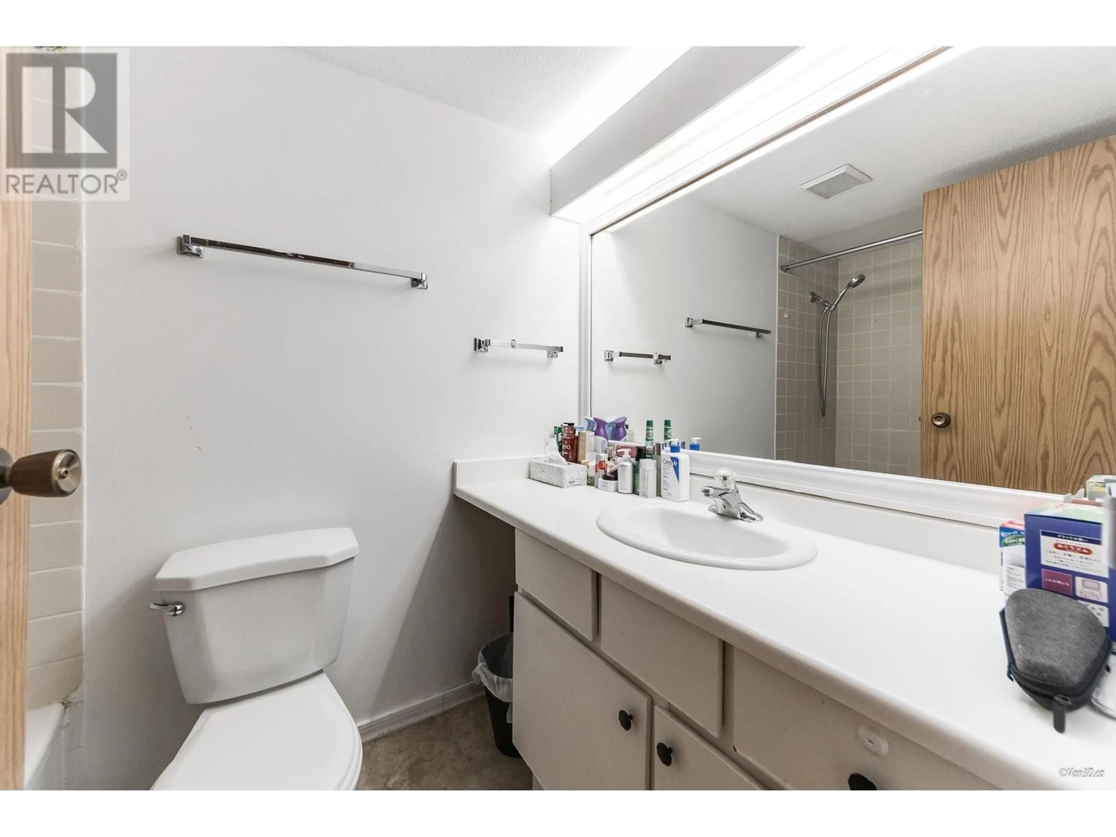 Standard bathroom, unknown for 320 - 9857 MANCHESTER DRIVE, Burnaby British Columbia V3N4P5