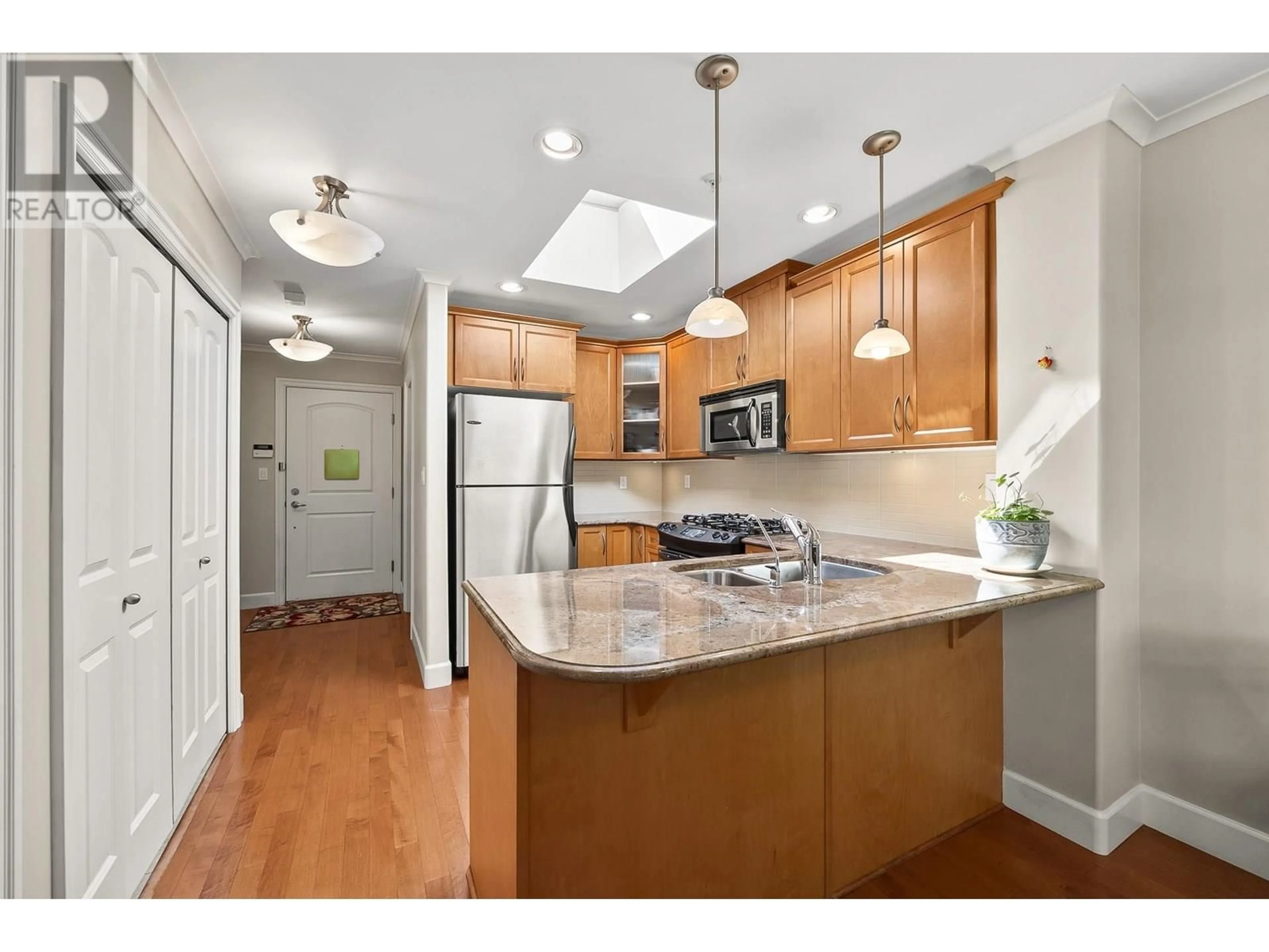 Standard kitchen, unknown for 401 - 2103 45TH AVENUE, Vancouver British Columbia V6M2J2