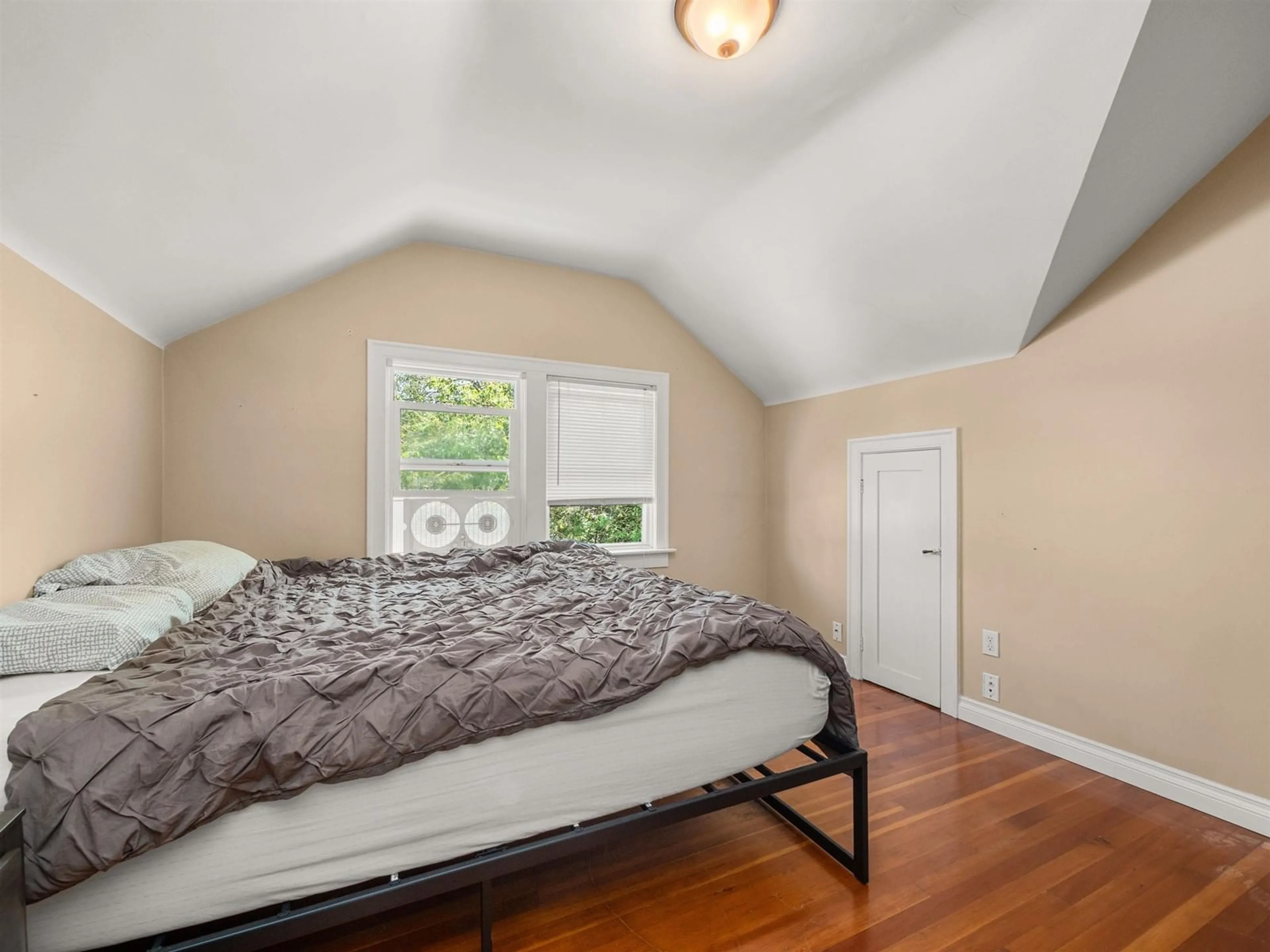 Bedroom with bed, unknown for 5703 RIVERSIDE, Abbotsford British Columbia V4X1T4