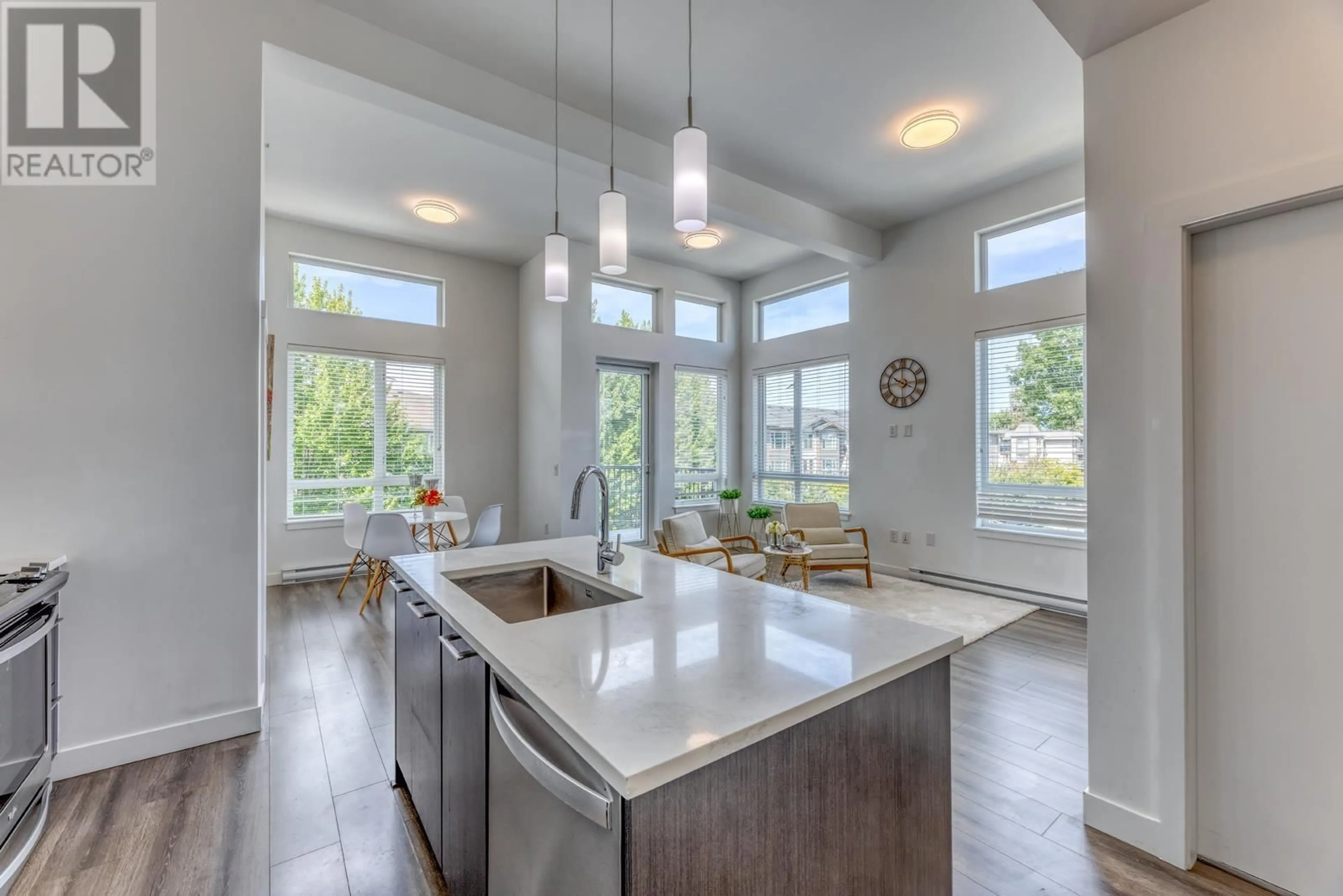 Open concept kitchen, ceramic/tile floor for 401 - 2382 ATKINS AVENUE, Port Coquitlam British Columbia V3C0G7