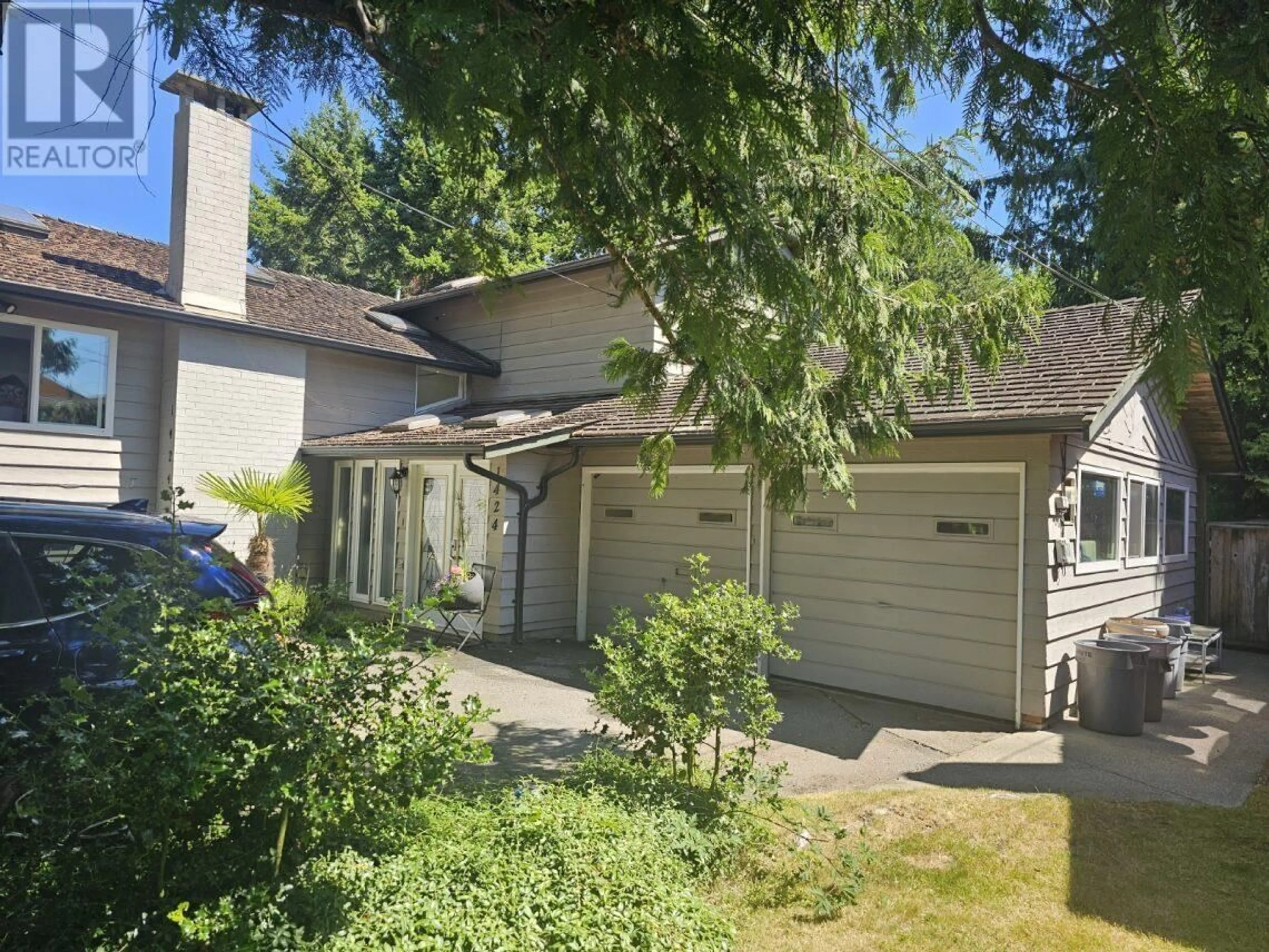 A pic from outside/outdoor area/front of a property/back of a property/a pic from drone, street for 1424 53A STREET, Delta British Columbia V4M3E6
