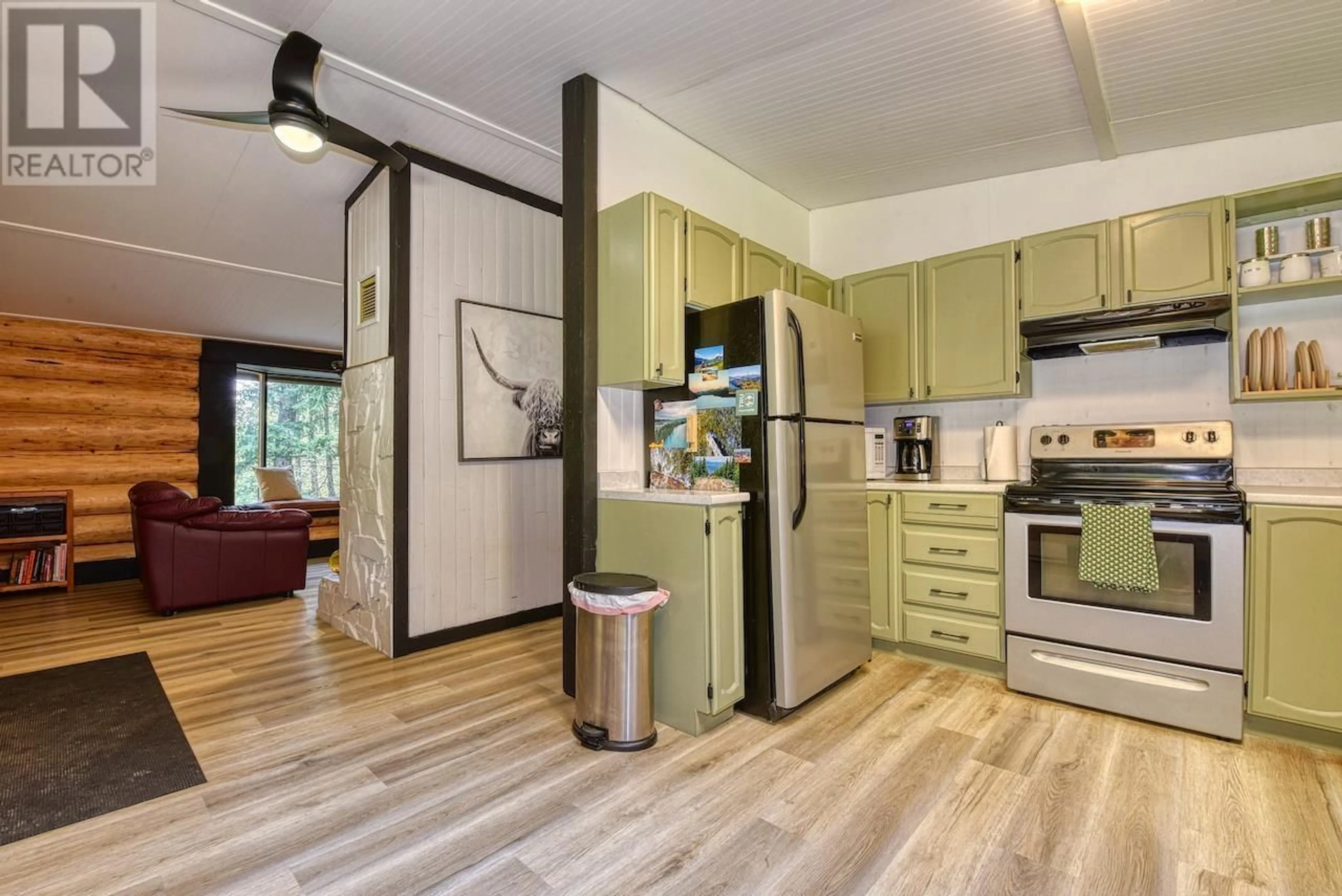 Open concept kitchen, unknown for 1380 GUN-A-NOOT TRAIL, Williams Lake British Columbia V2G3H7