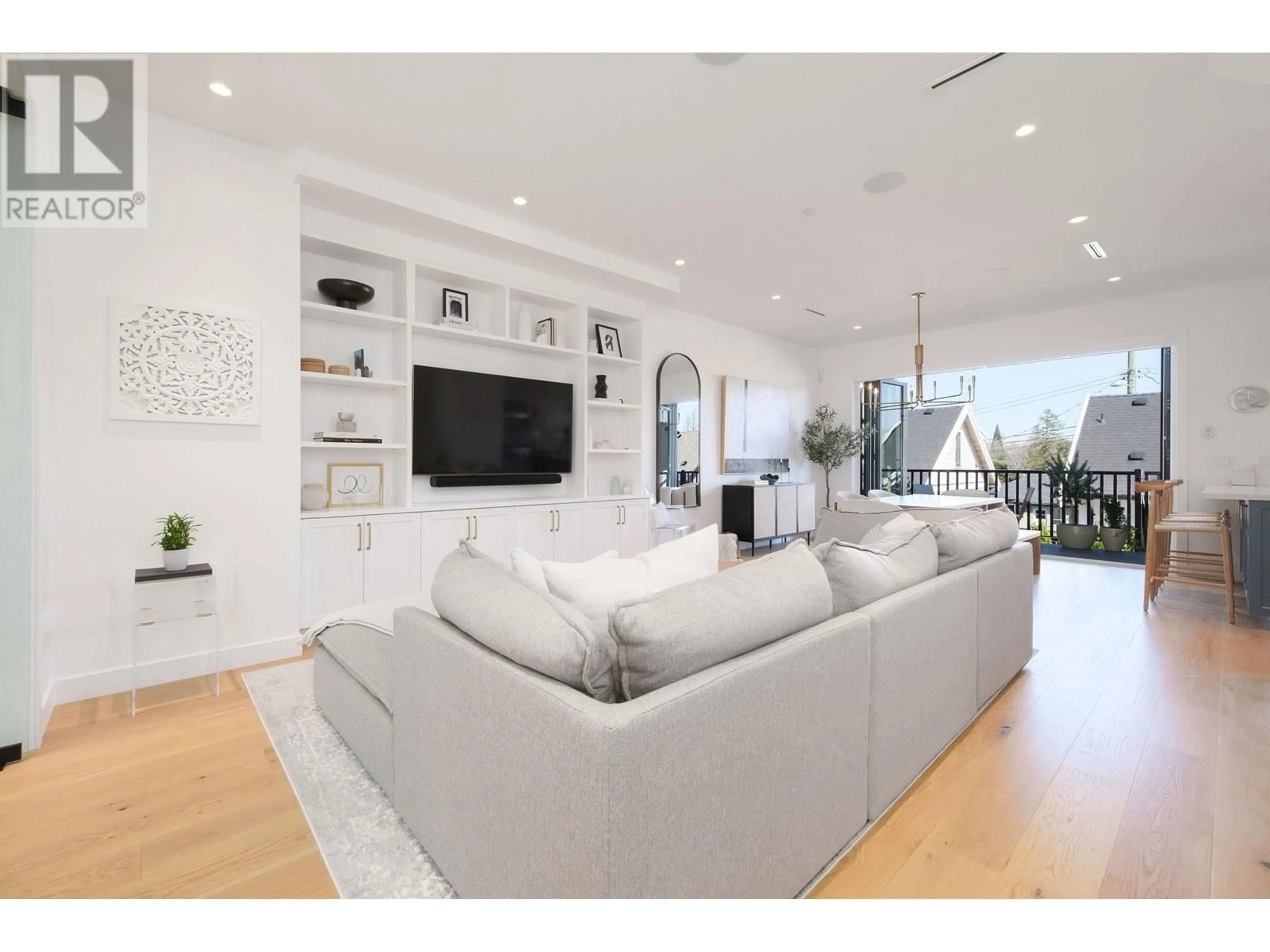 Unknown for 5814 CHESTER STREET, Vancouver British Columbia V5W3B5