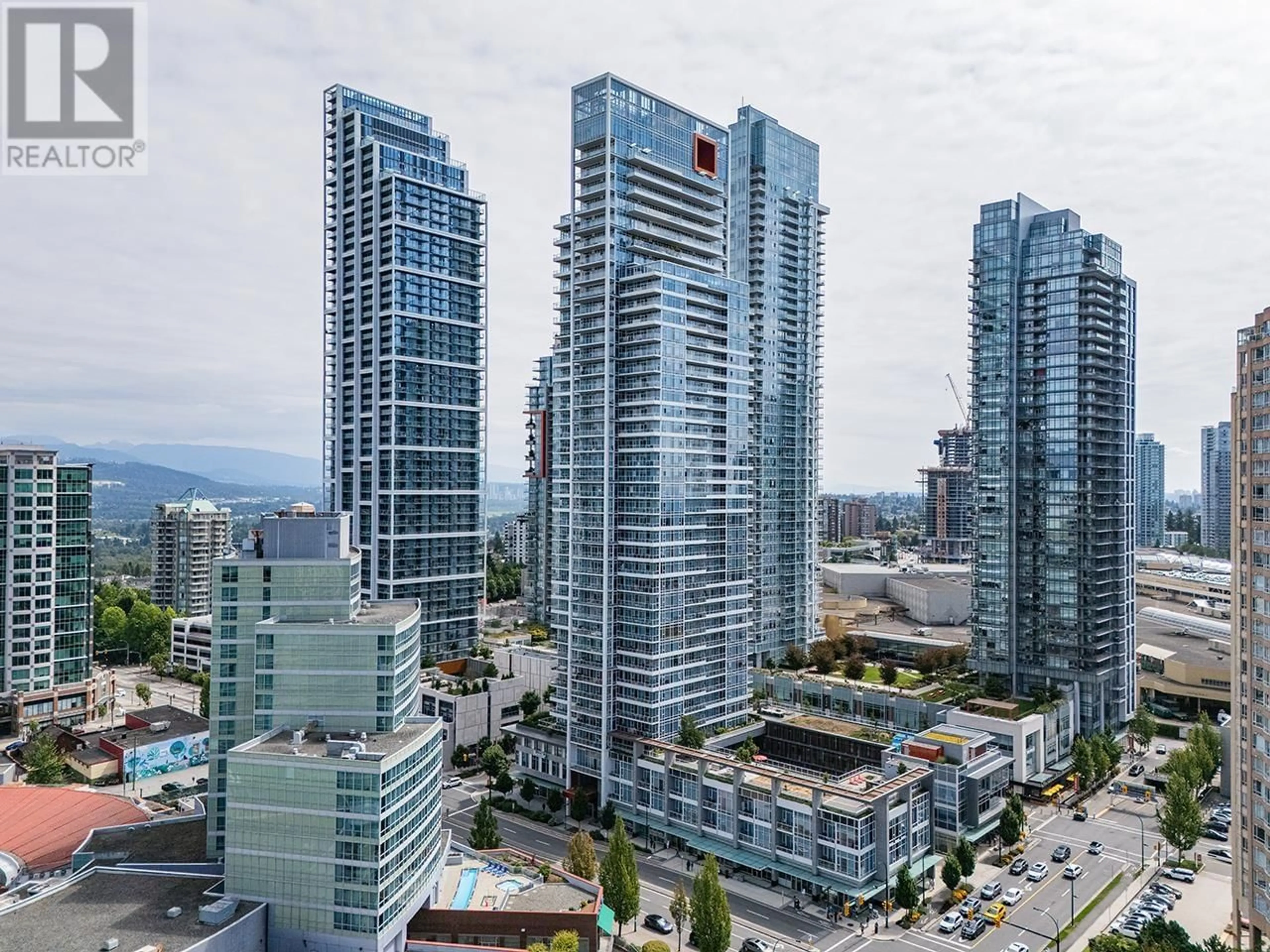 A pic from outside/outdoor area/front of a property/back of a property/a pic from drone, city buildings view from balcony for 1006 - 6080 MCKAY AVENUE, Burnaby British Columbia V5H0J4