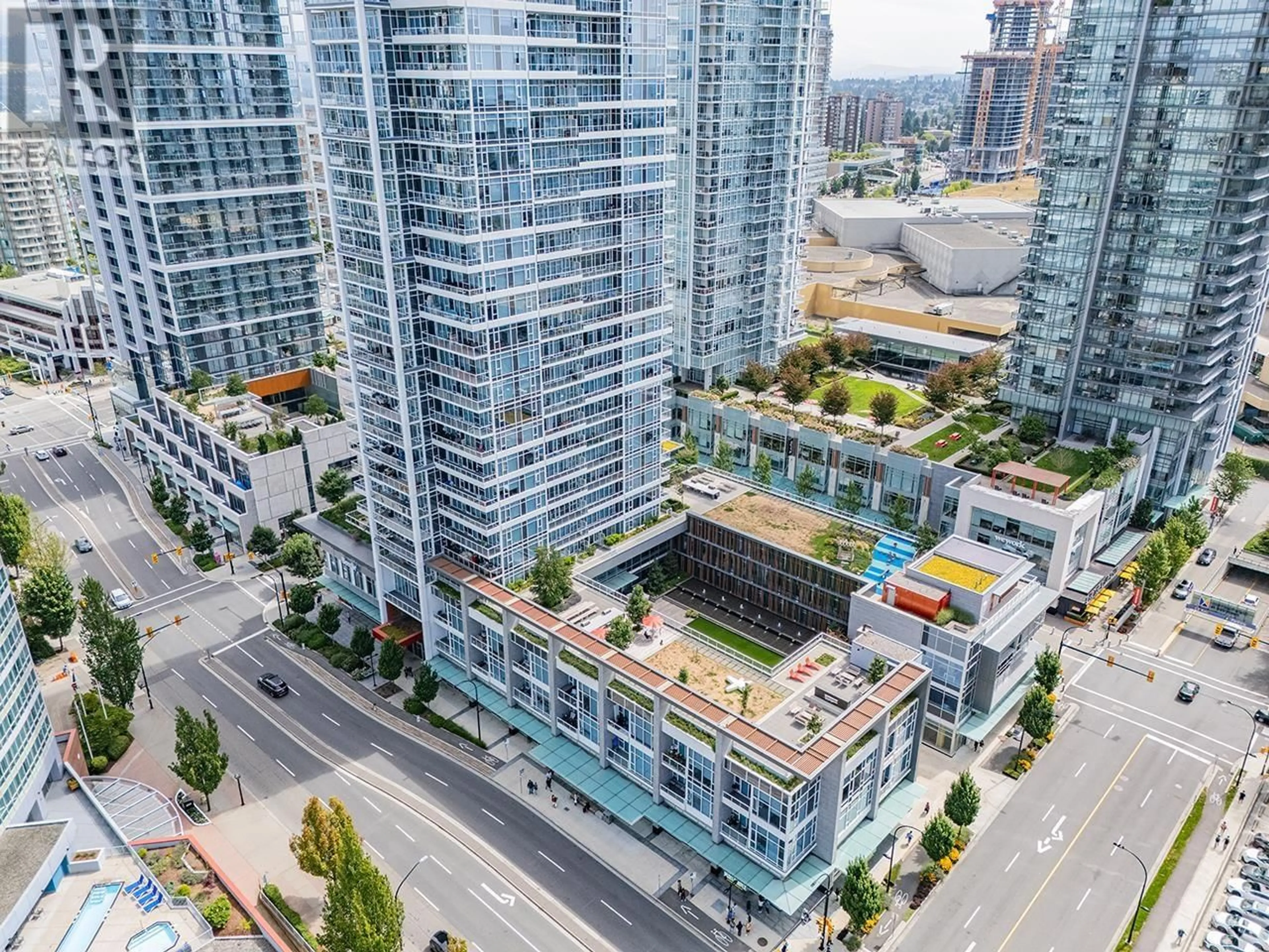 A pic from outside/outdoor area/front of a property/back of a property/a pic from drone, city buildings view from balcony for 1006 - 6080 MCKAY AVENUE, Burnaby British Columbia V5H0J4