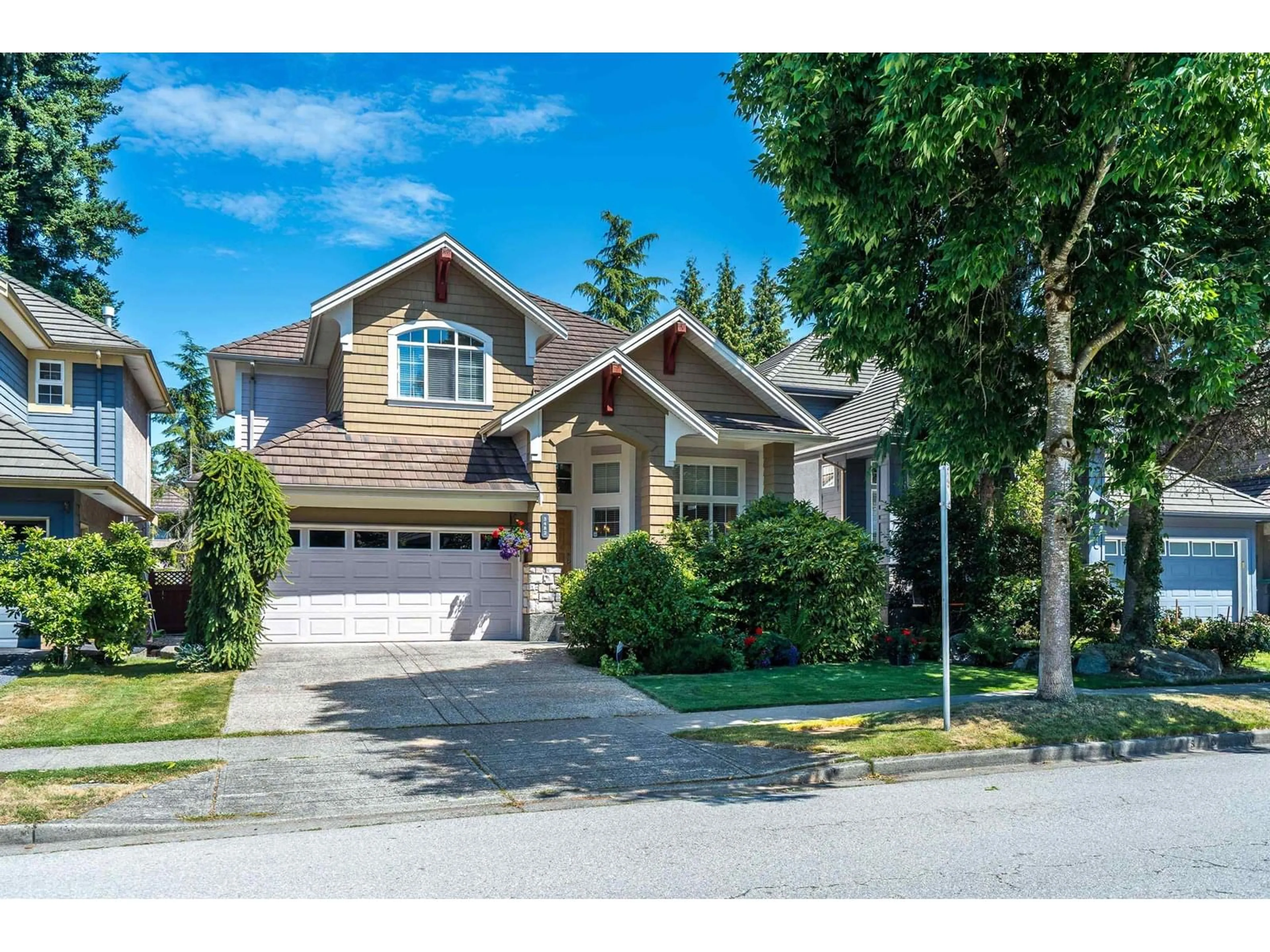 Home with vinyl exterior material, street for 3482 150, Surrey British Columbia V3Z0T5